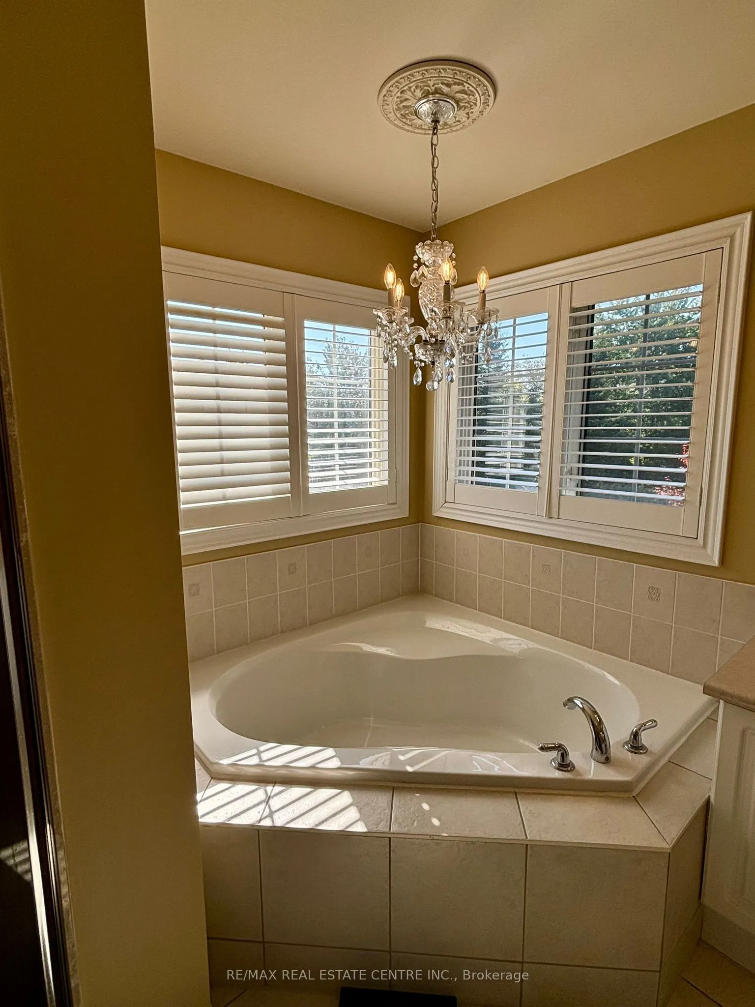 9 Belleville Drive, #Upper Portion