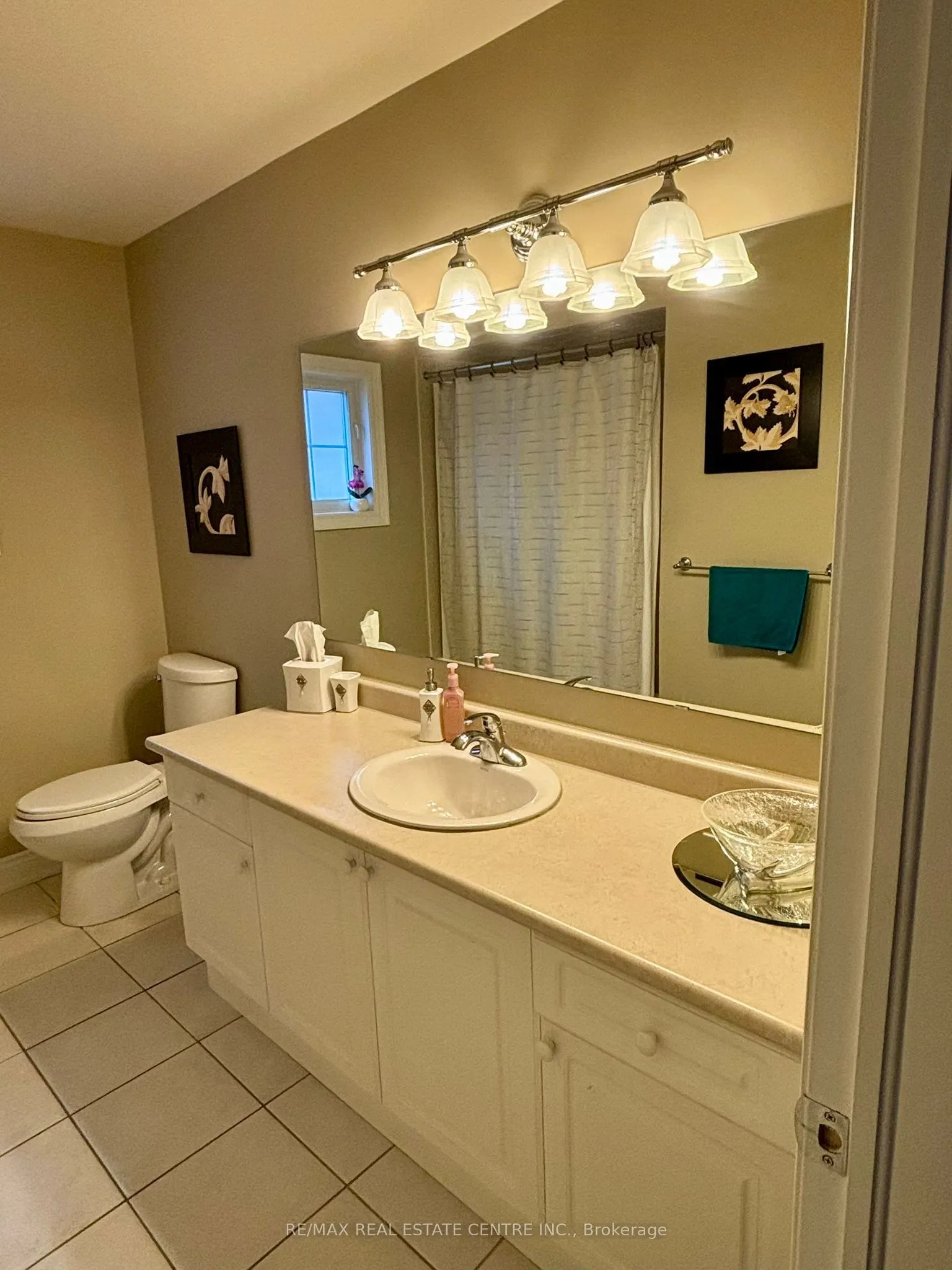 9 Belleville Drive, #Upper Portion
