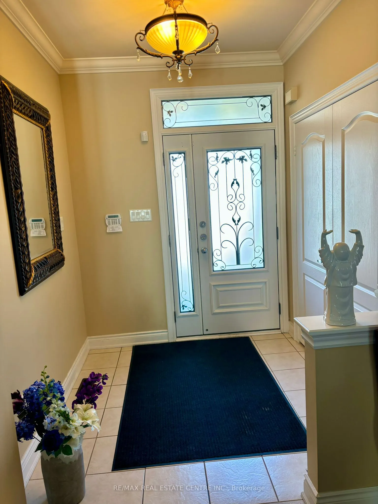 9 Belleville Drive, #Upper Portion