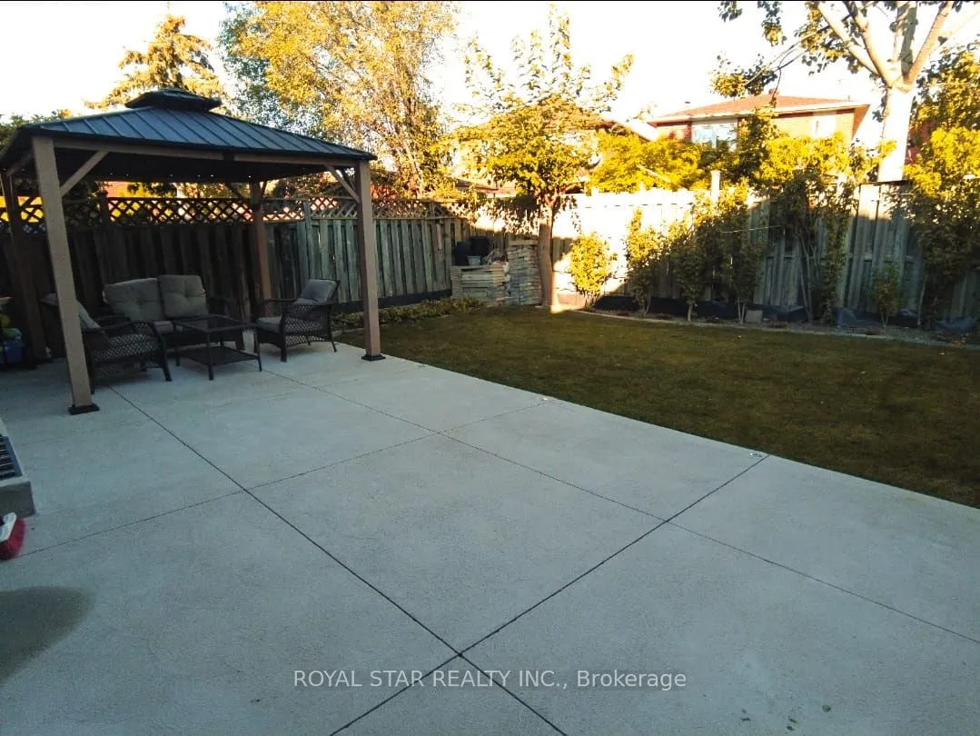 6 Merganser Crescent