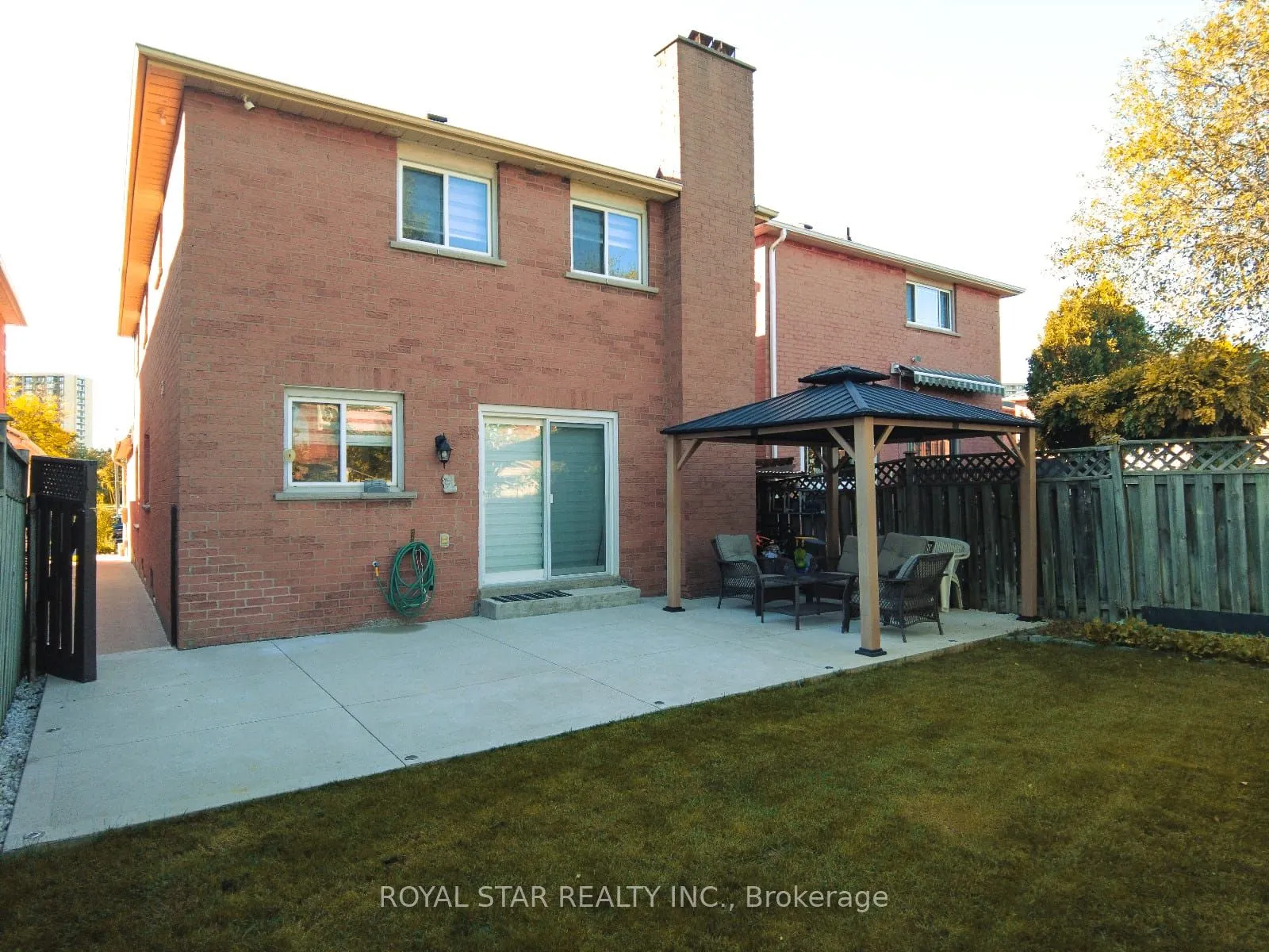 6 Merganser Crescent