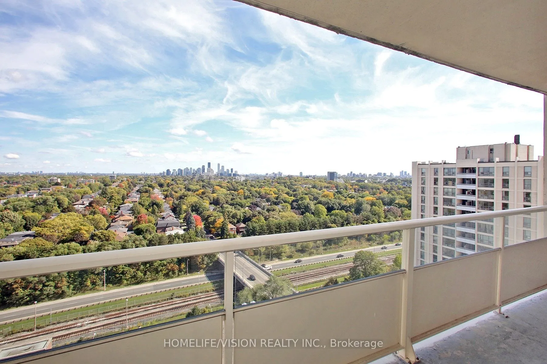 360 Ridelle Avenue, #2004