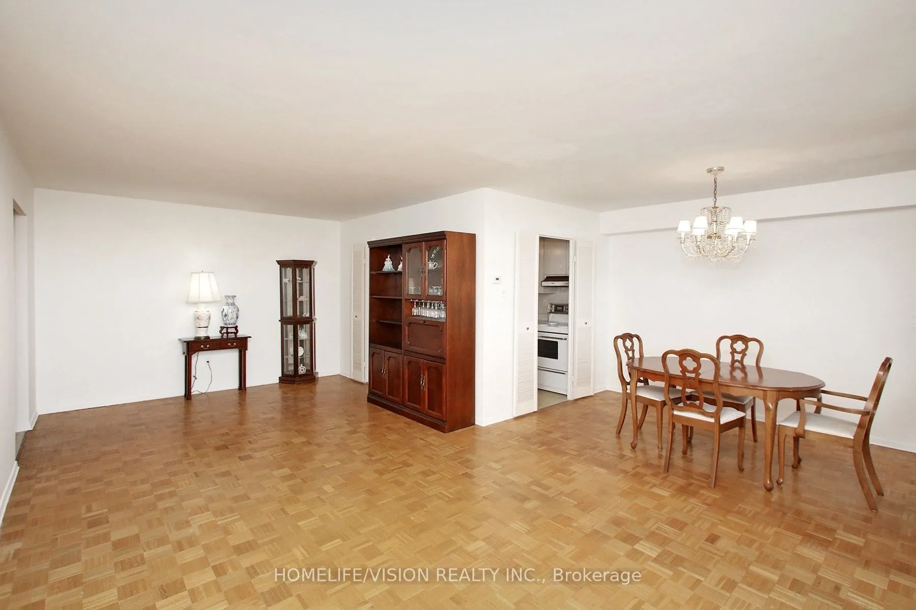 360 Ridelle Avenue, #2004