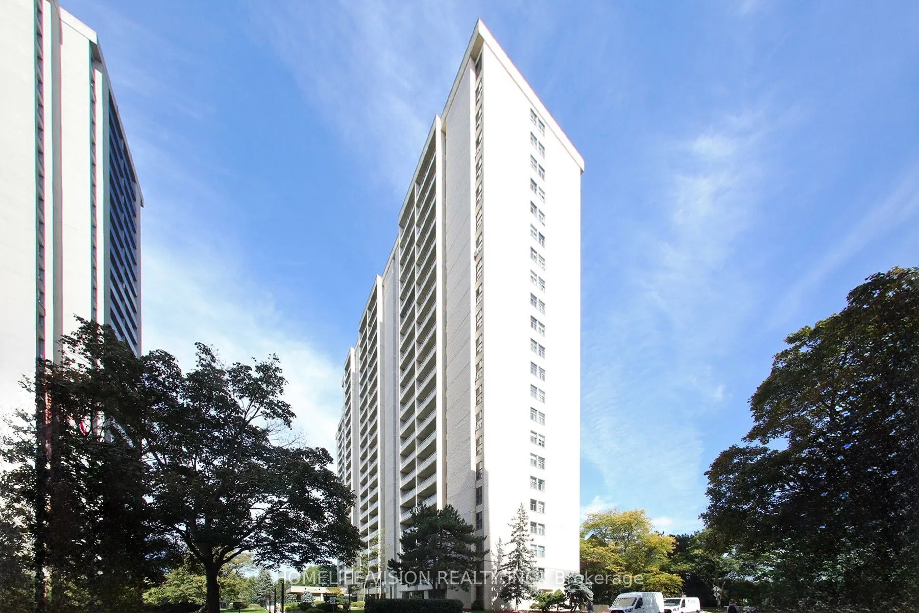 360 Ridelle Avenue, #2004