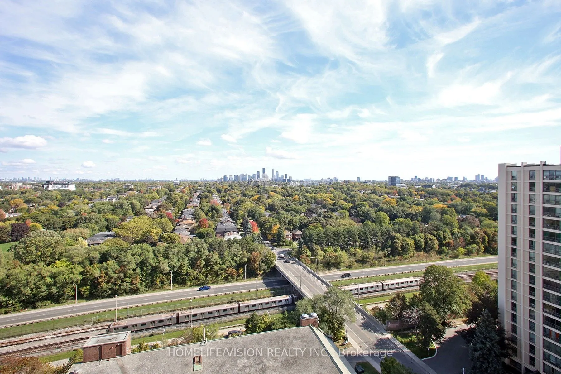 360 Ridelle Avenue, #2004