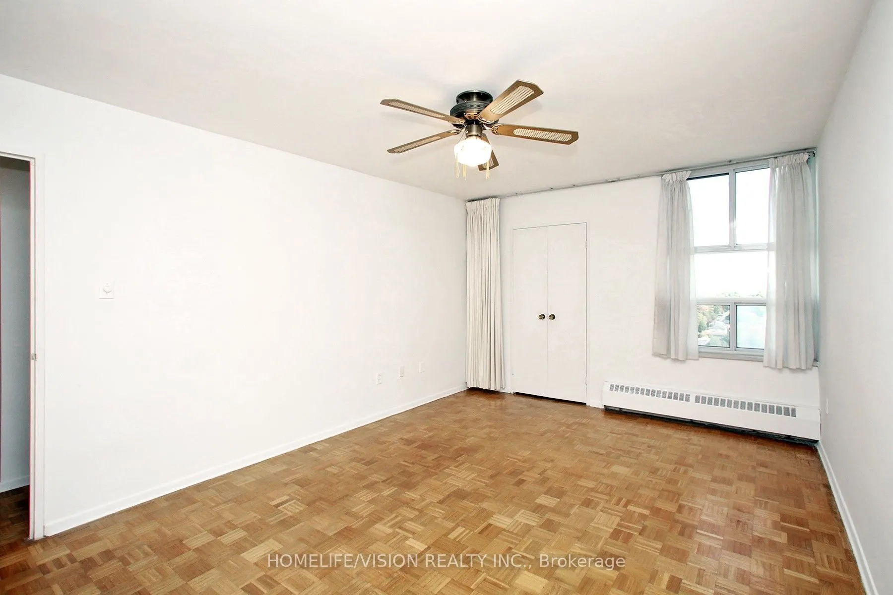 360 Ridelle Avenue, #2004