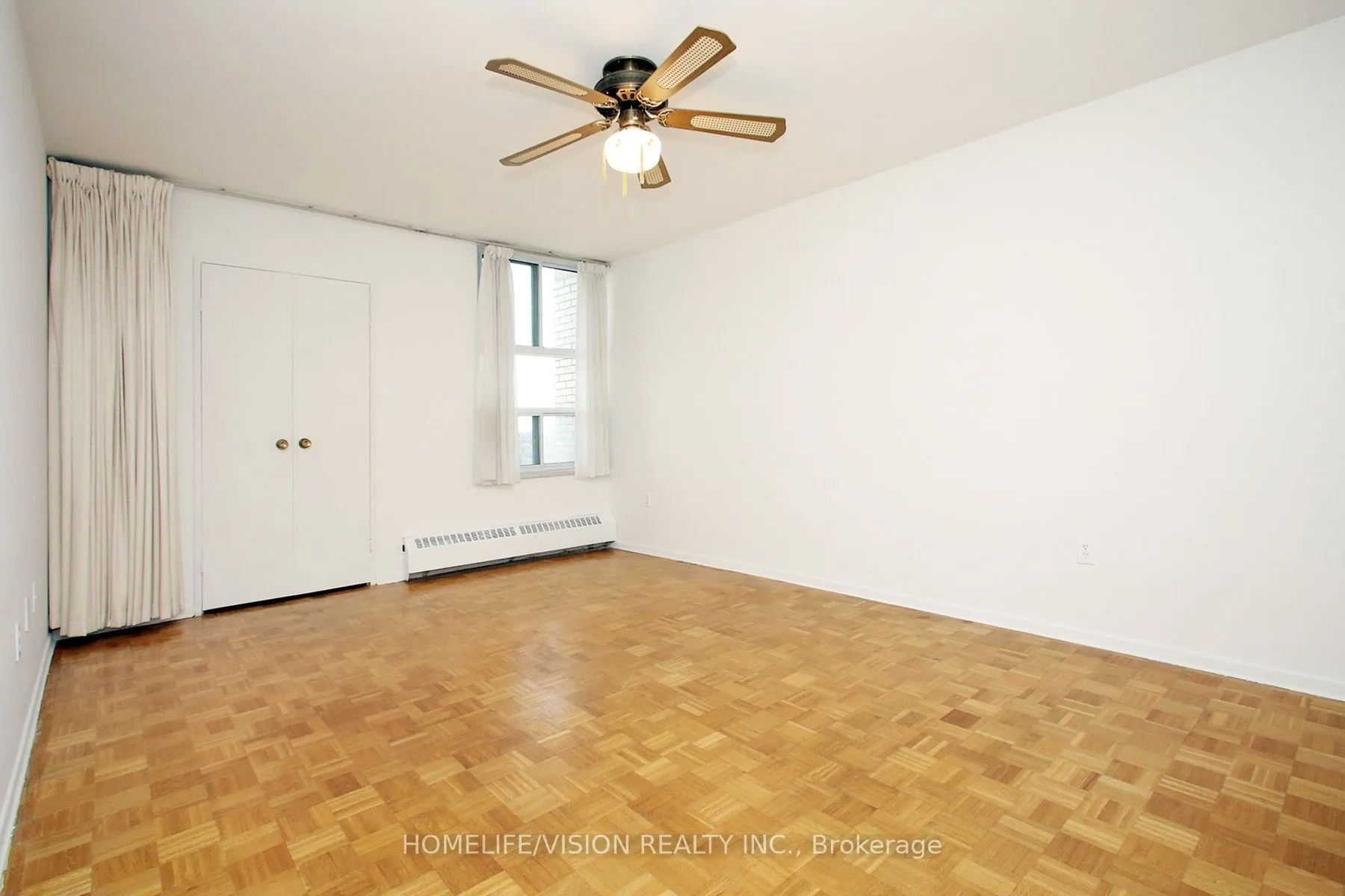 360 Ridelle Avenue, #2004