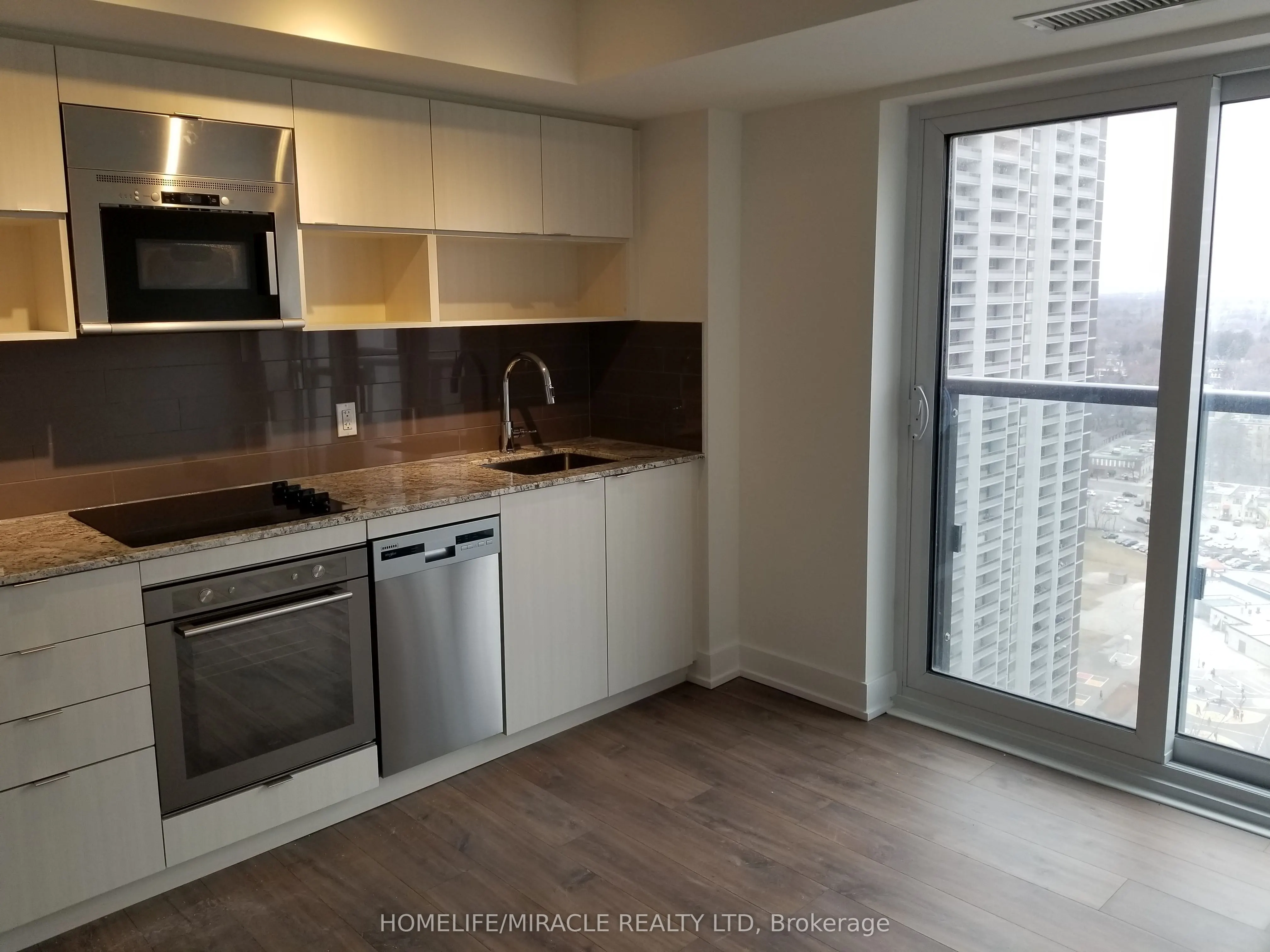 7 Mabelle Avenue, #2403