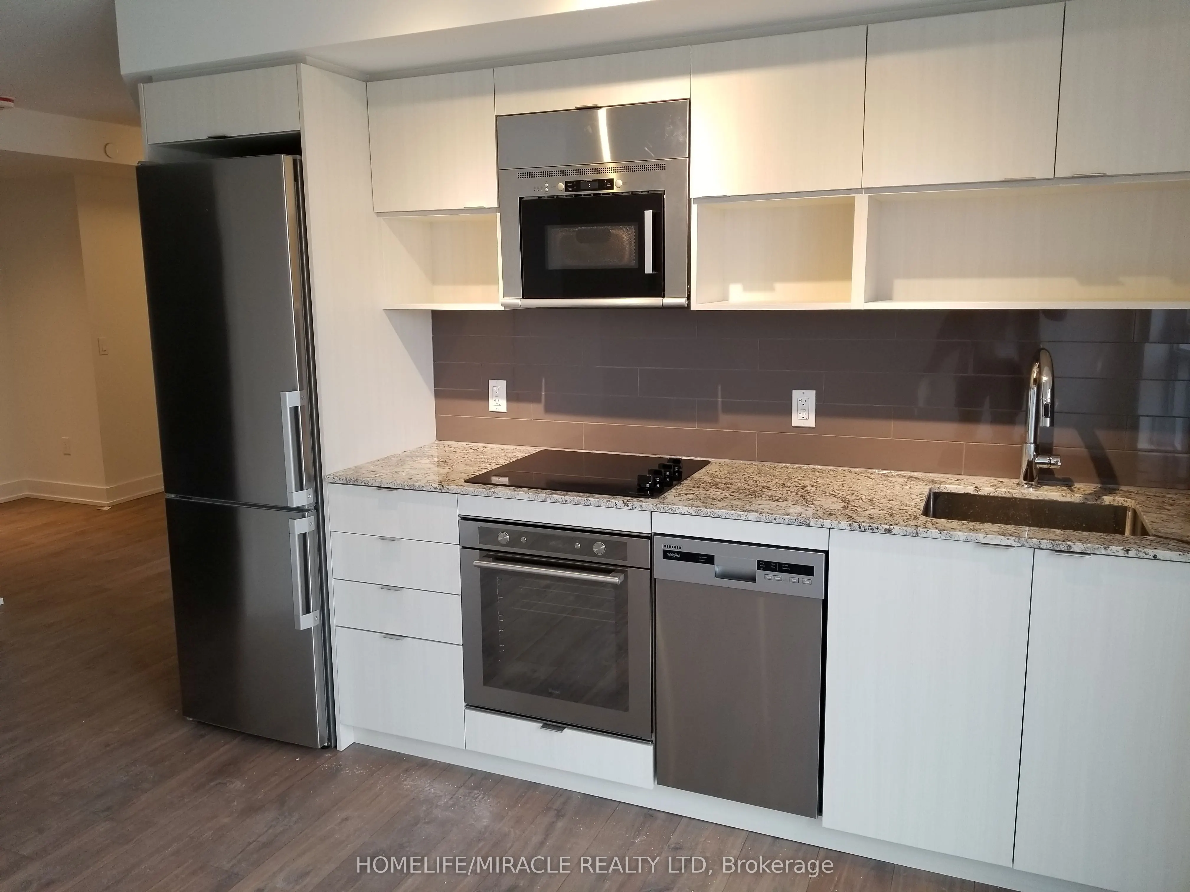 7 Mabelle Avenue, #2403