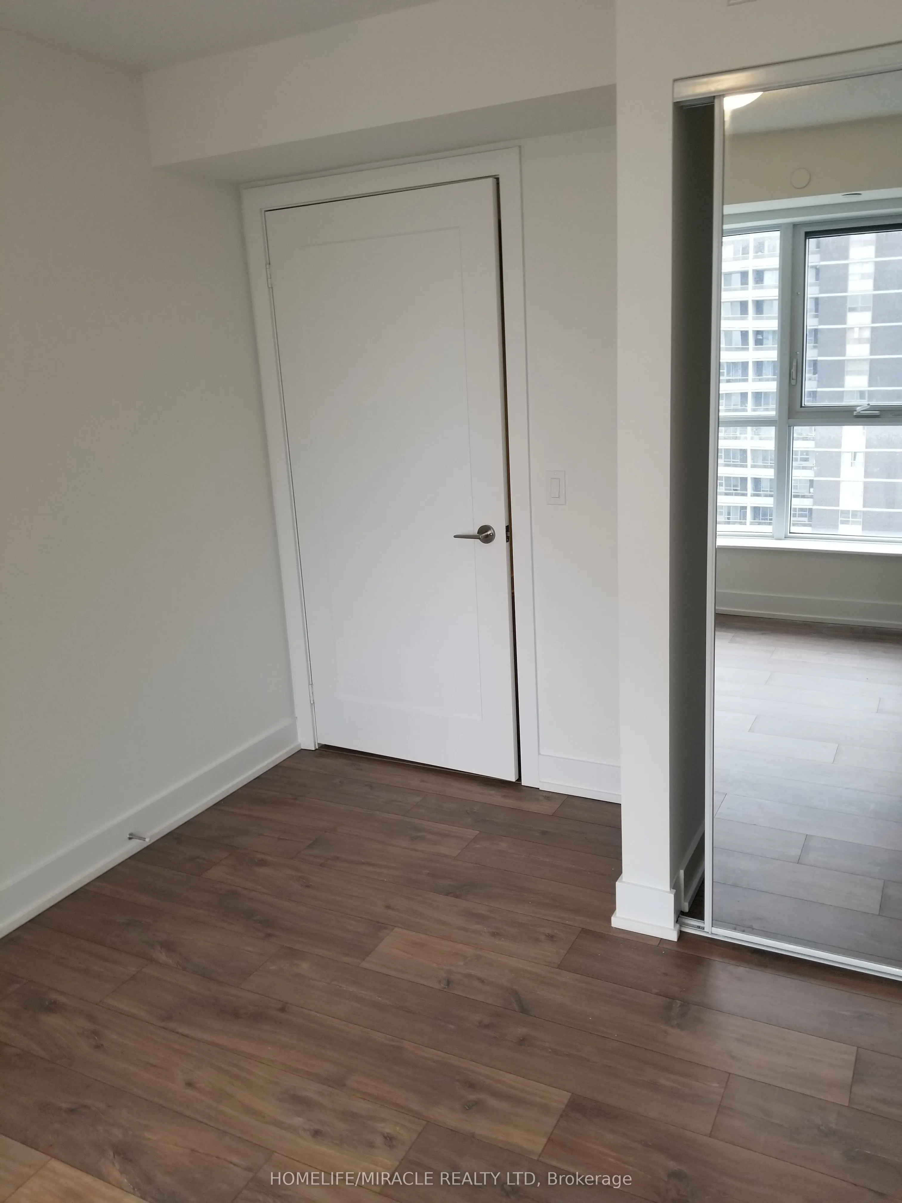 7 Mabelle Avenue, #2403
