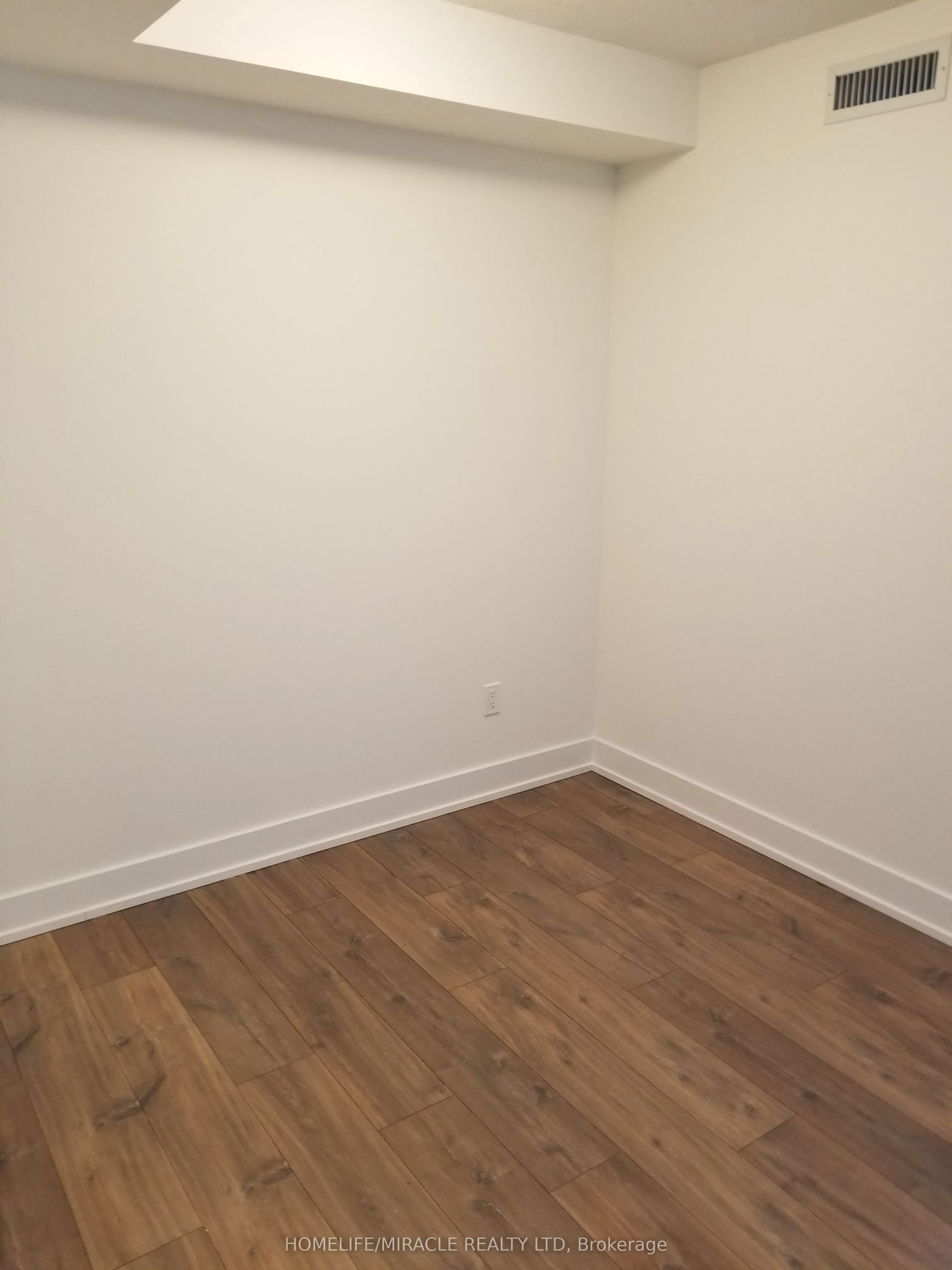 7 Mabelle Avenue, #2403