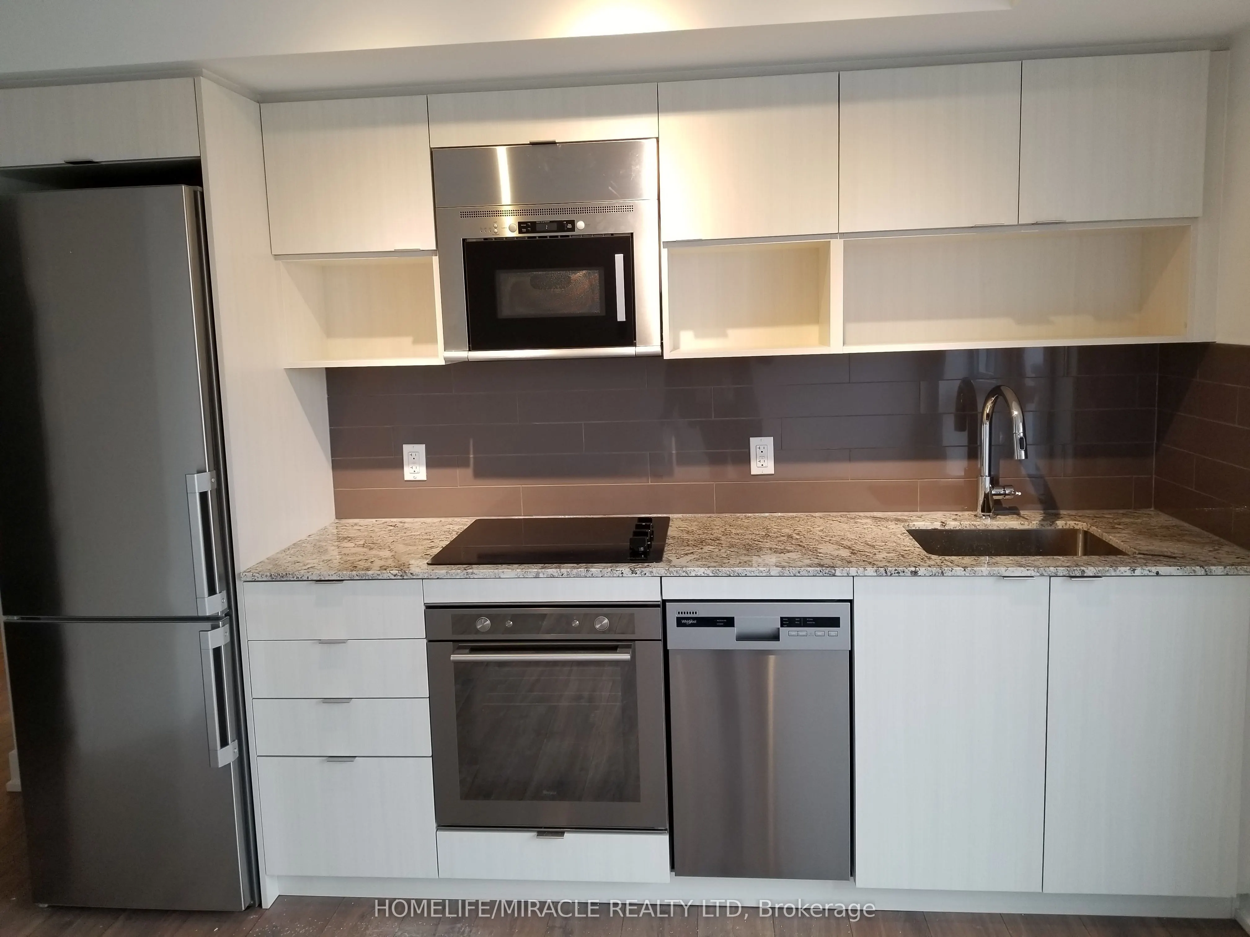 7 Mabelle Avenue, #2403