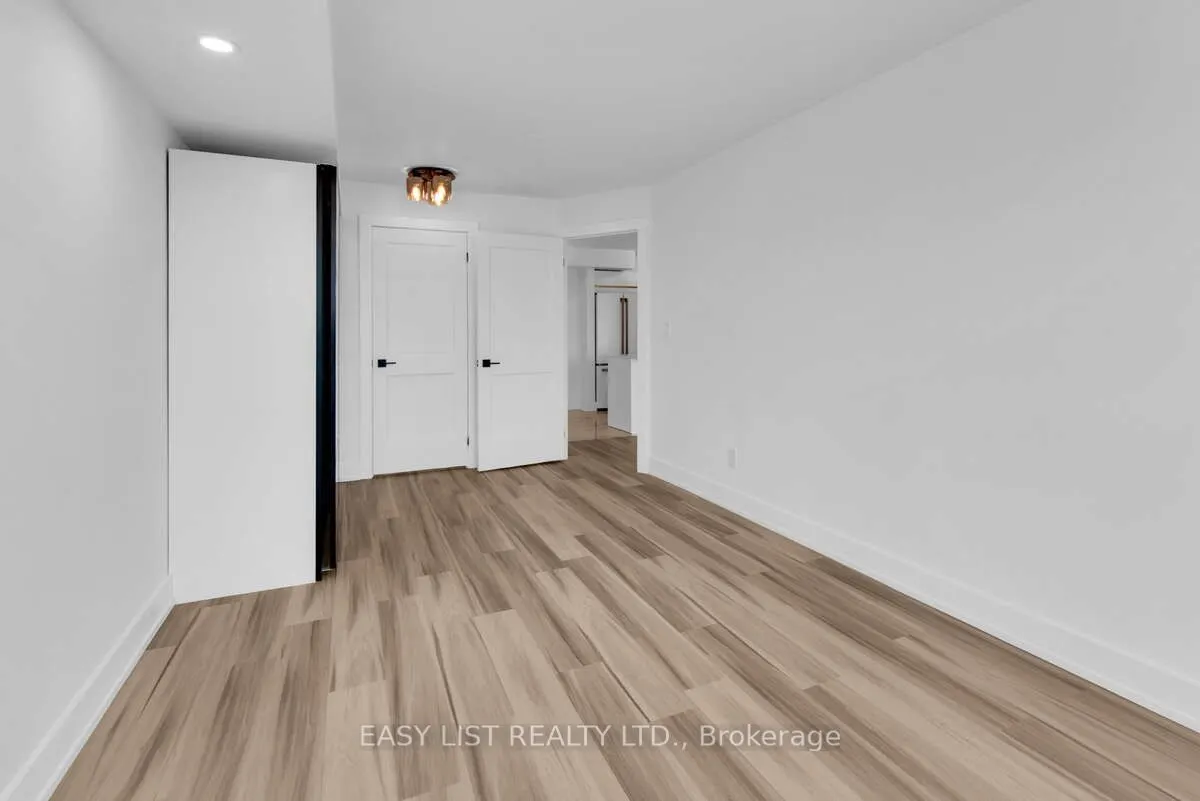 190 Manitoba Street, #710