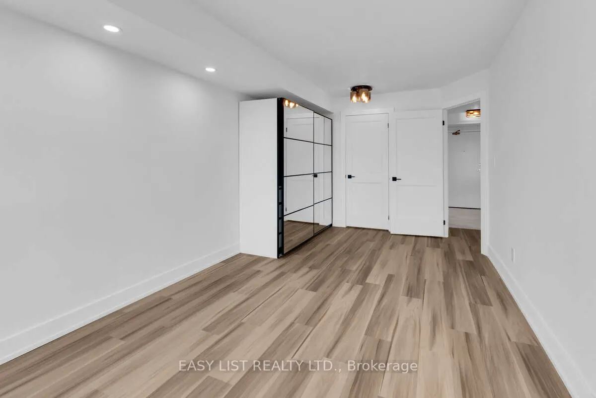190 Manitoba Street, #710