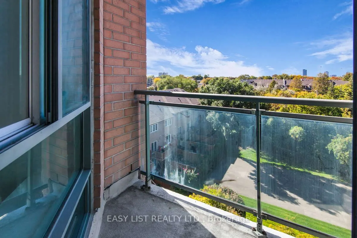 190 Manitoba Street, #710