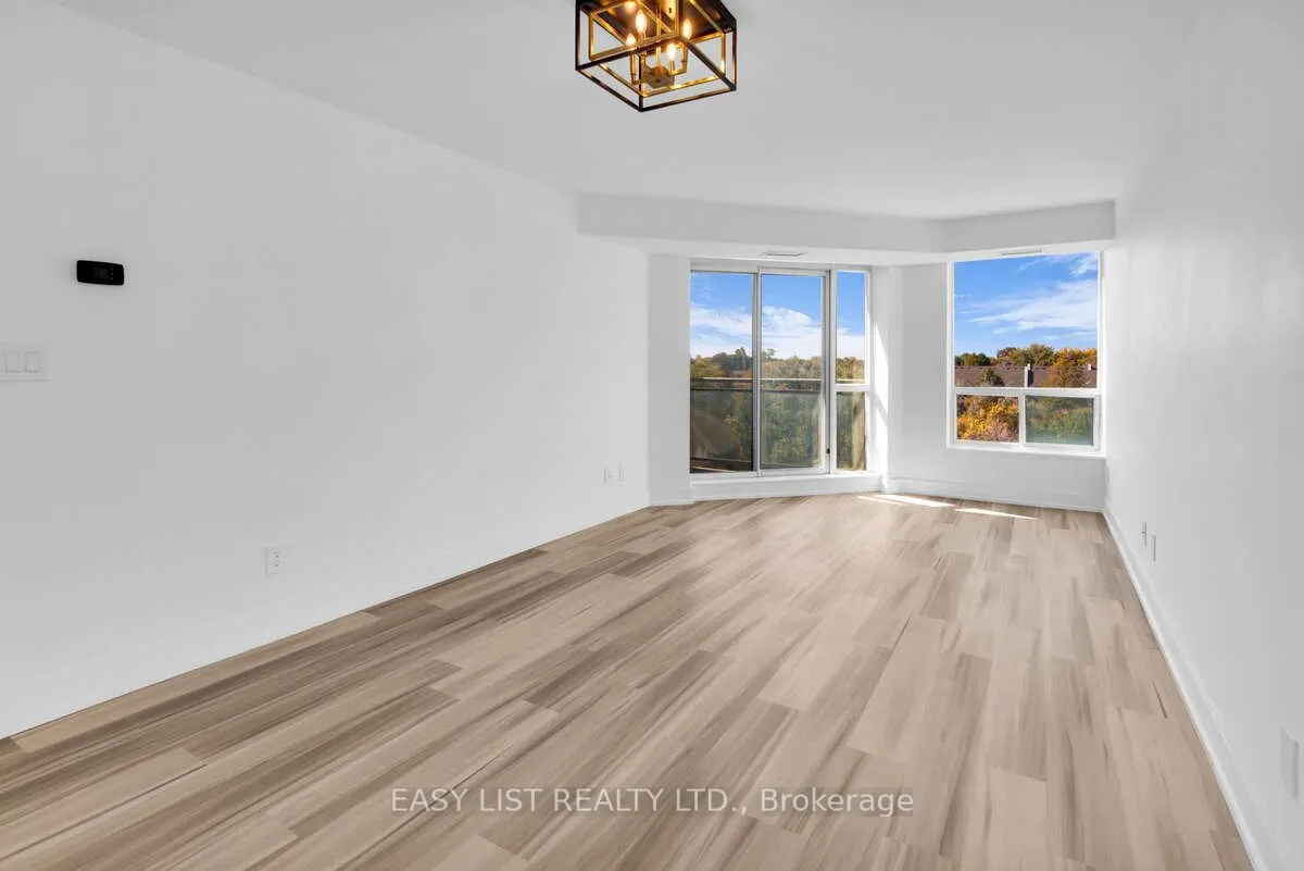 190 Manitoba Street, #710