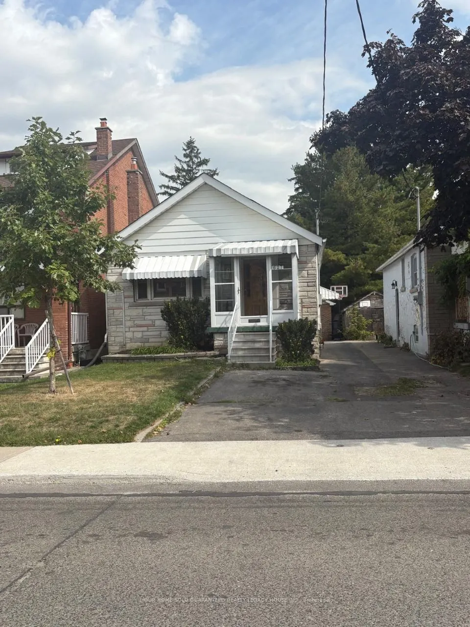 627 McRoberts Avenue