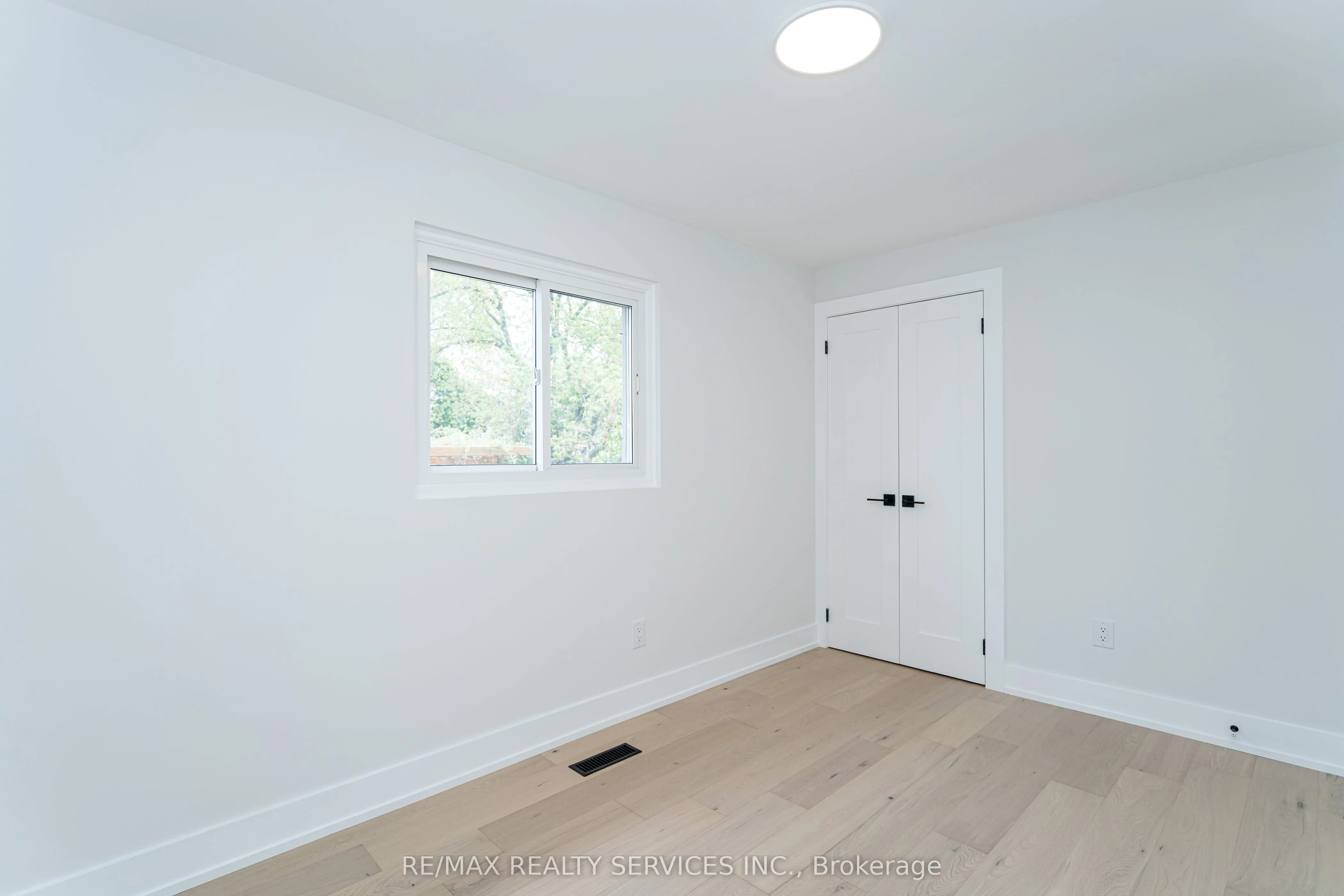 2296 Devon Road