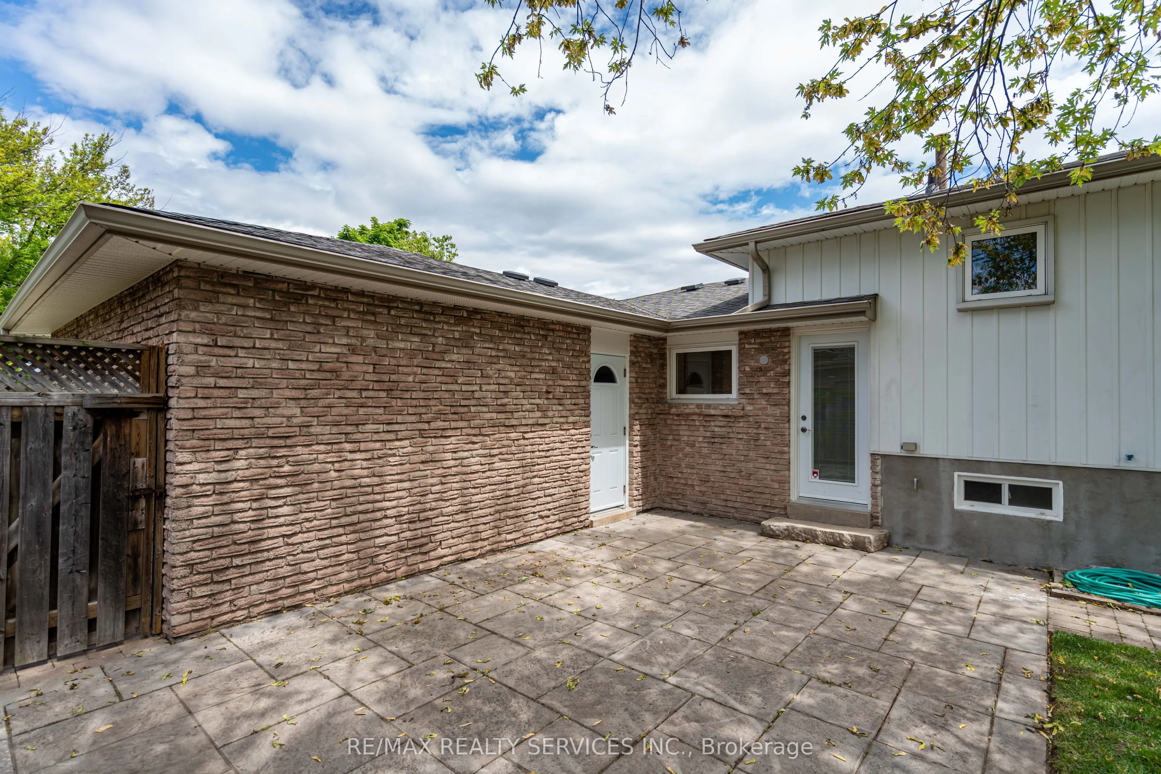 2296 Devon Road