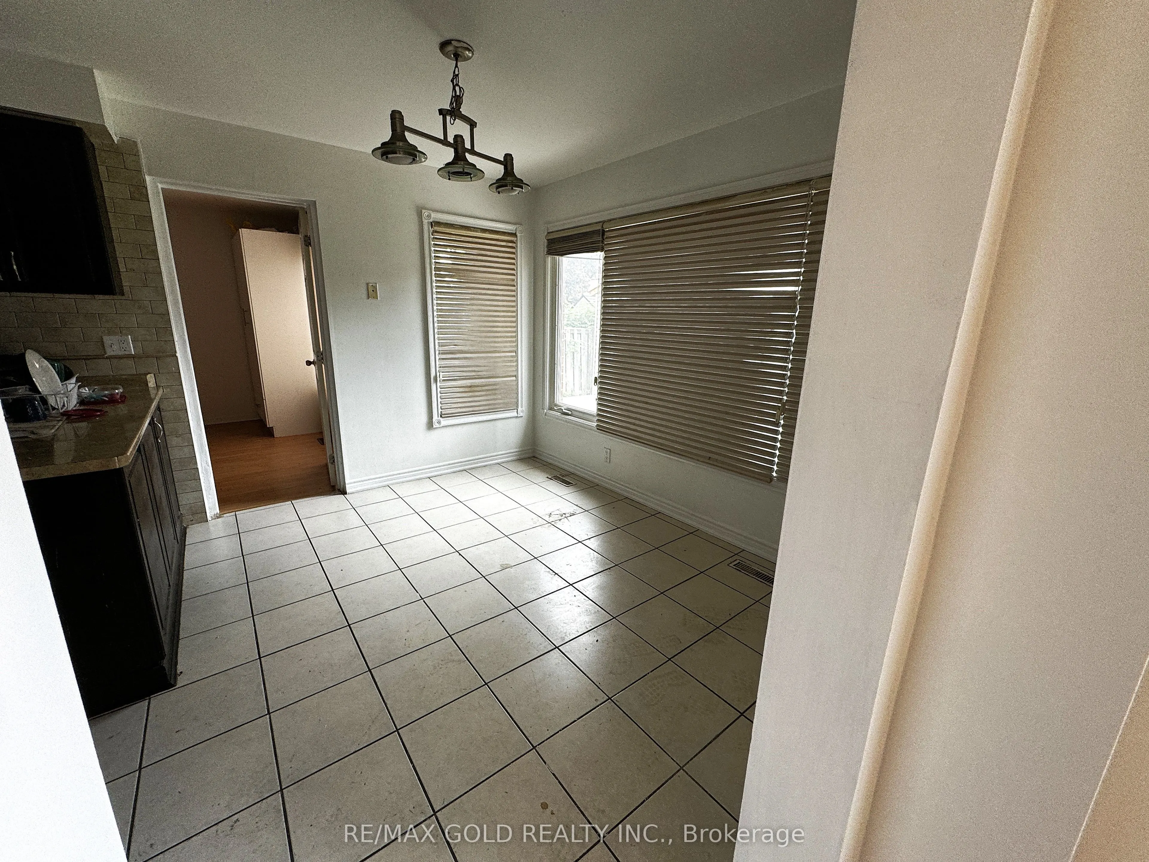 52 Major William Sharpe Drive, #Main