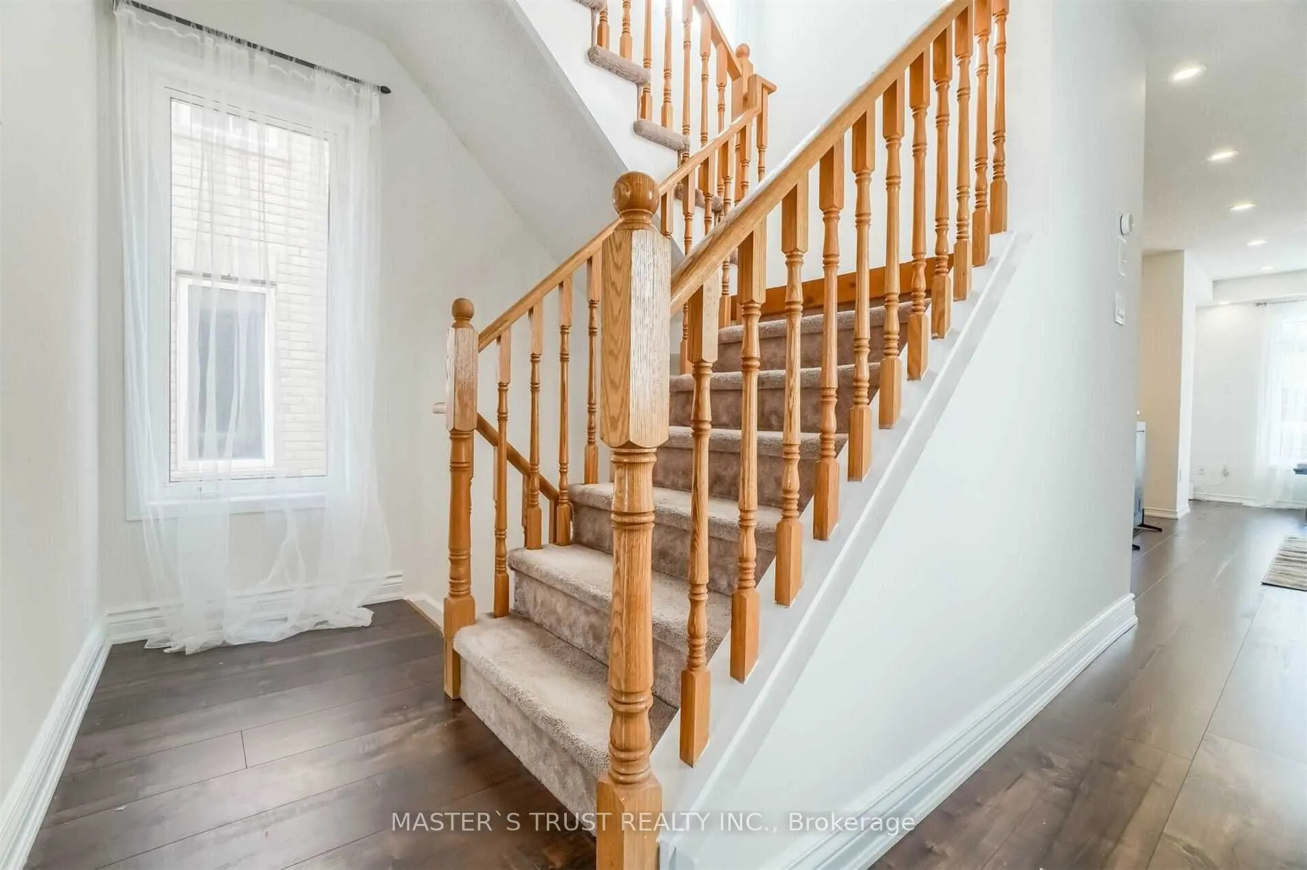 3362 Redpath Circle