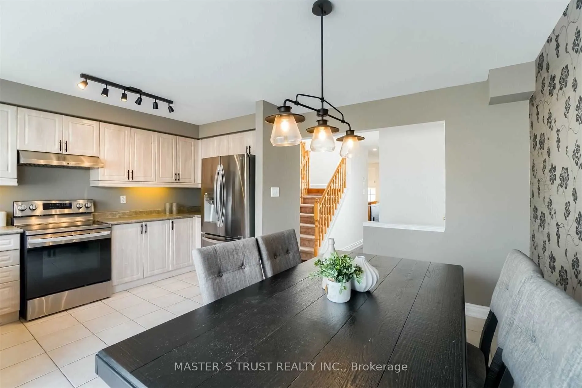 3362 Redpath Circle