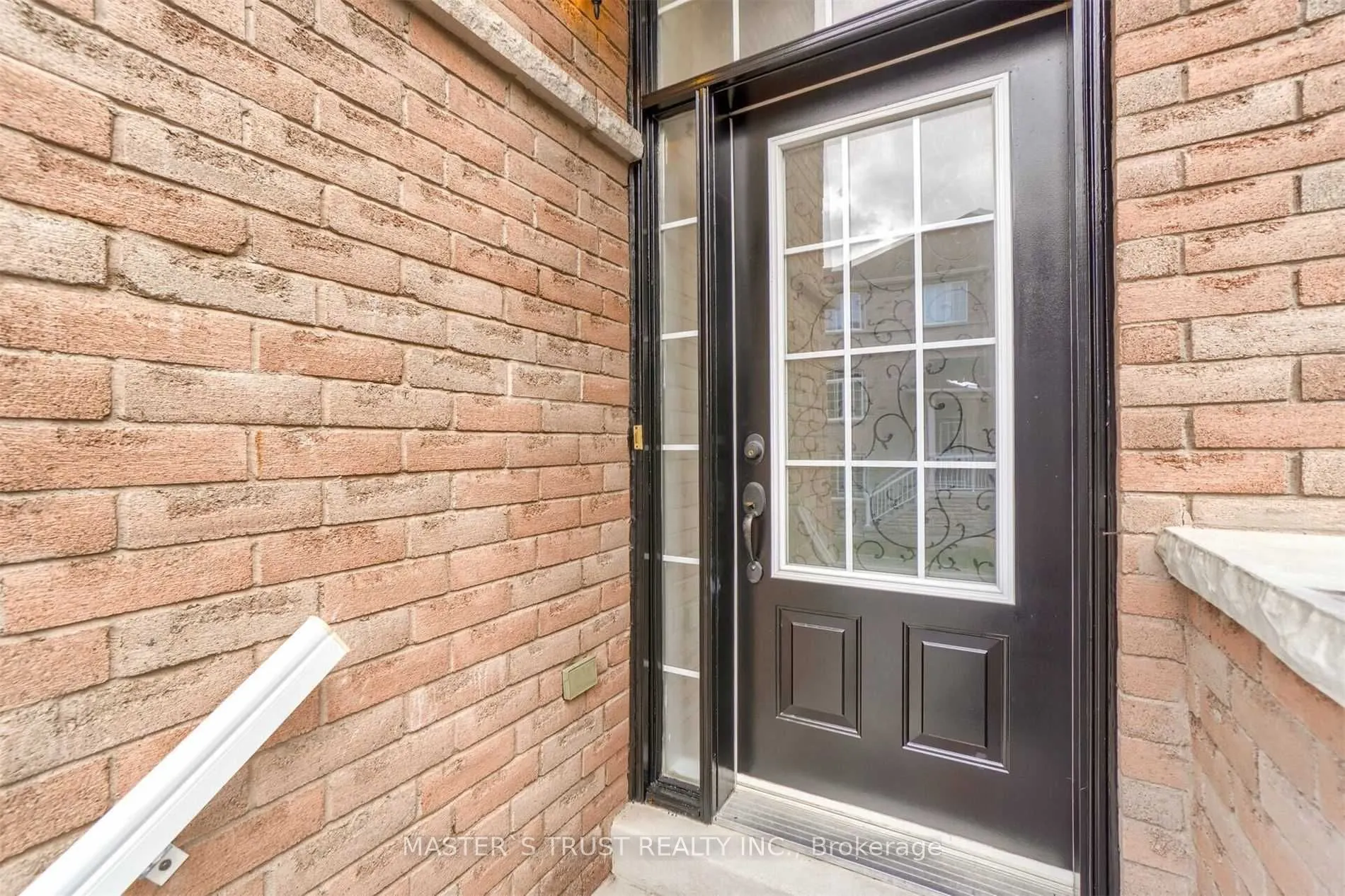 3362 Redpath Circle