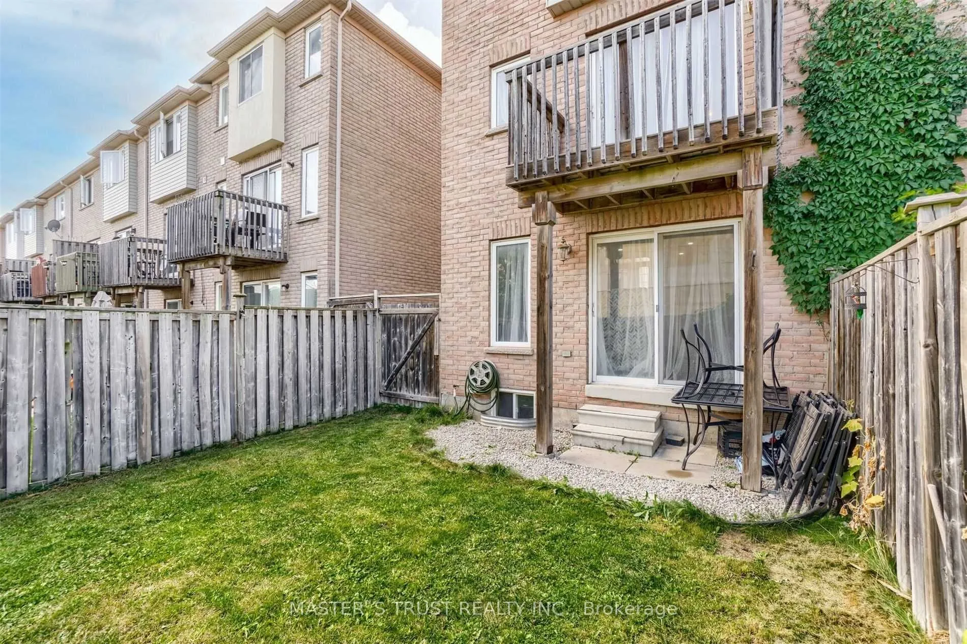 3362 Redpath Circle