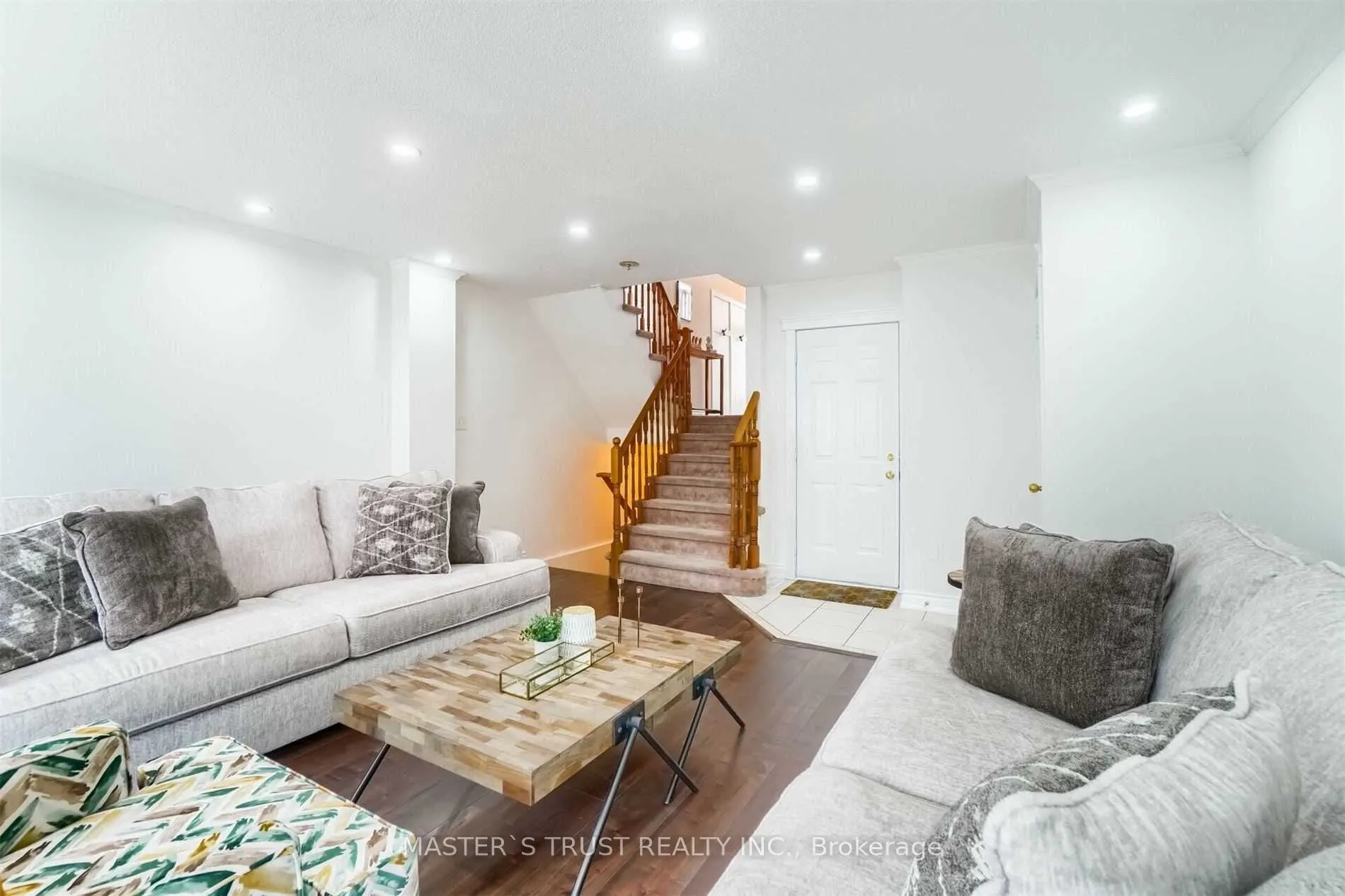 3362 Redpath Circle