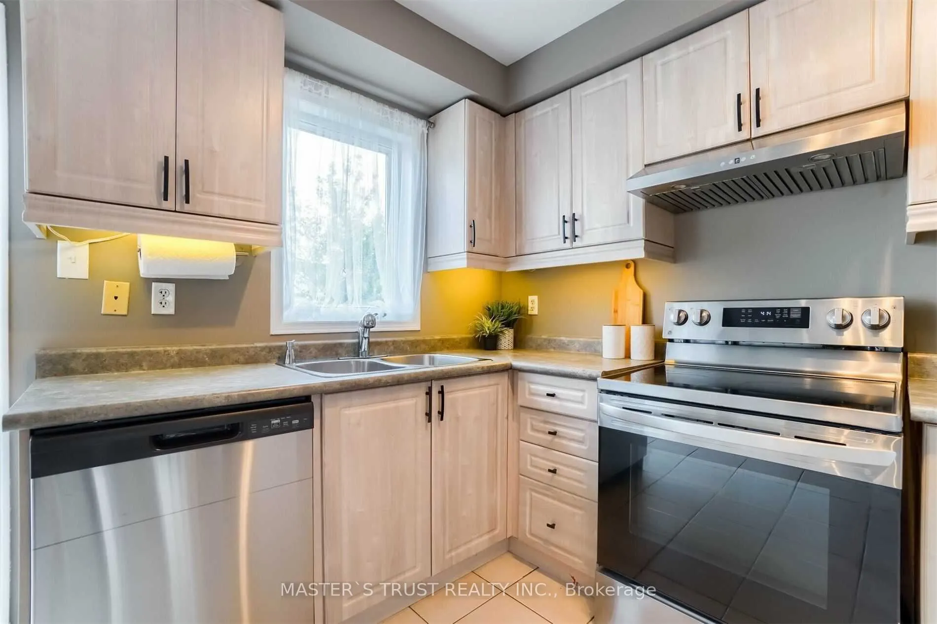 3362 Redpath Circle