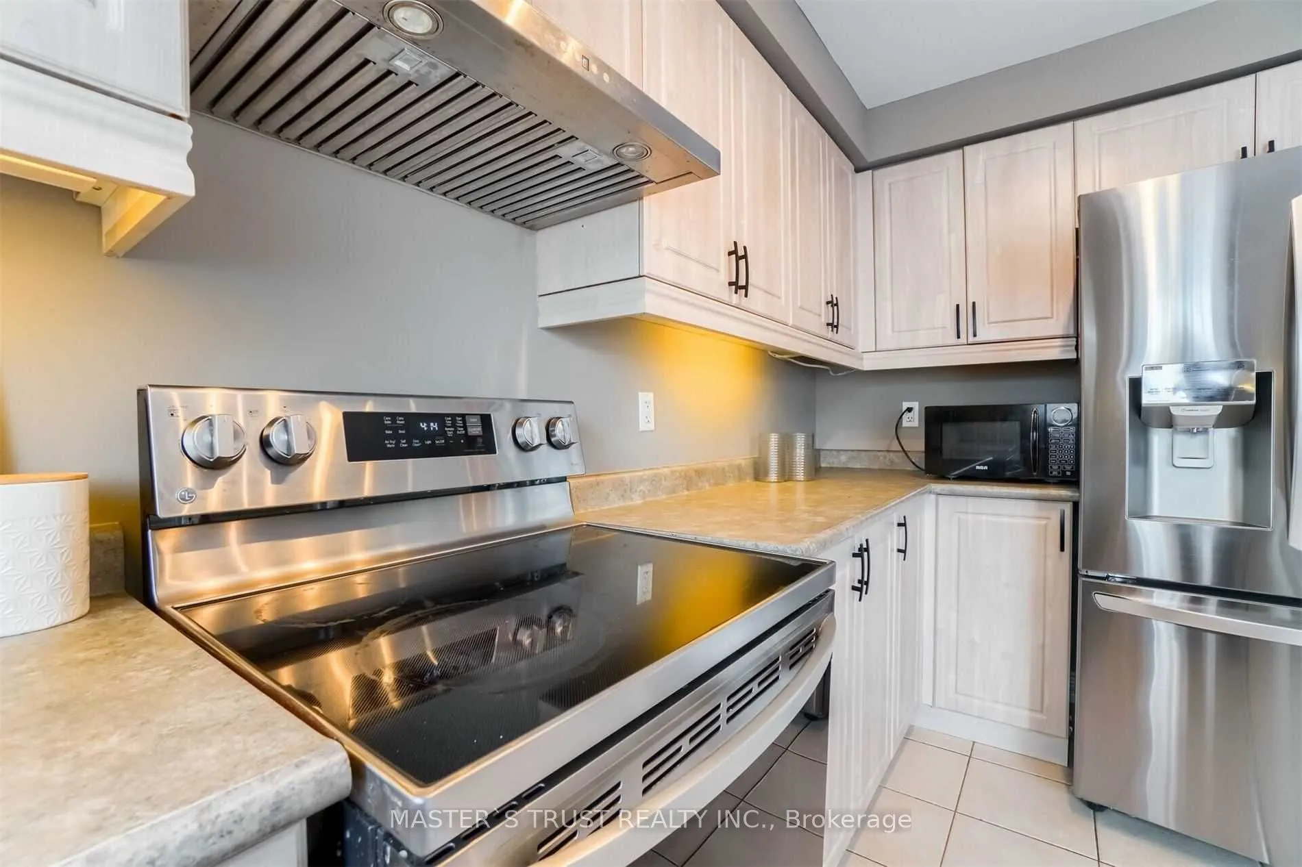 3362 Redpath Circle