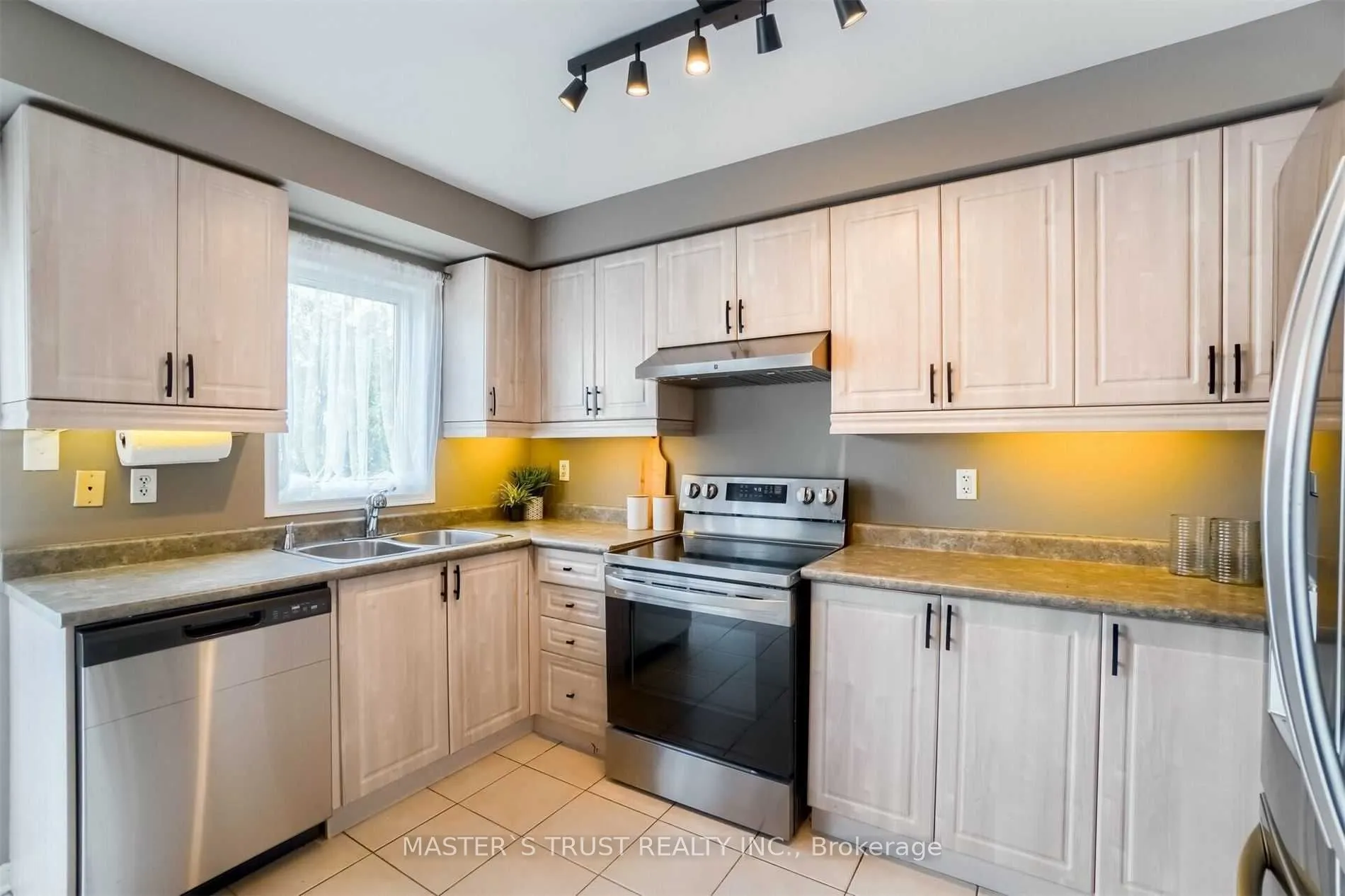 3362 Redpath Circle