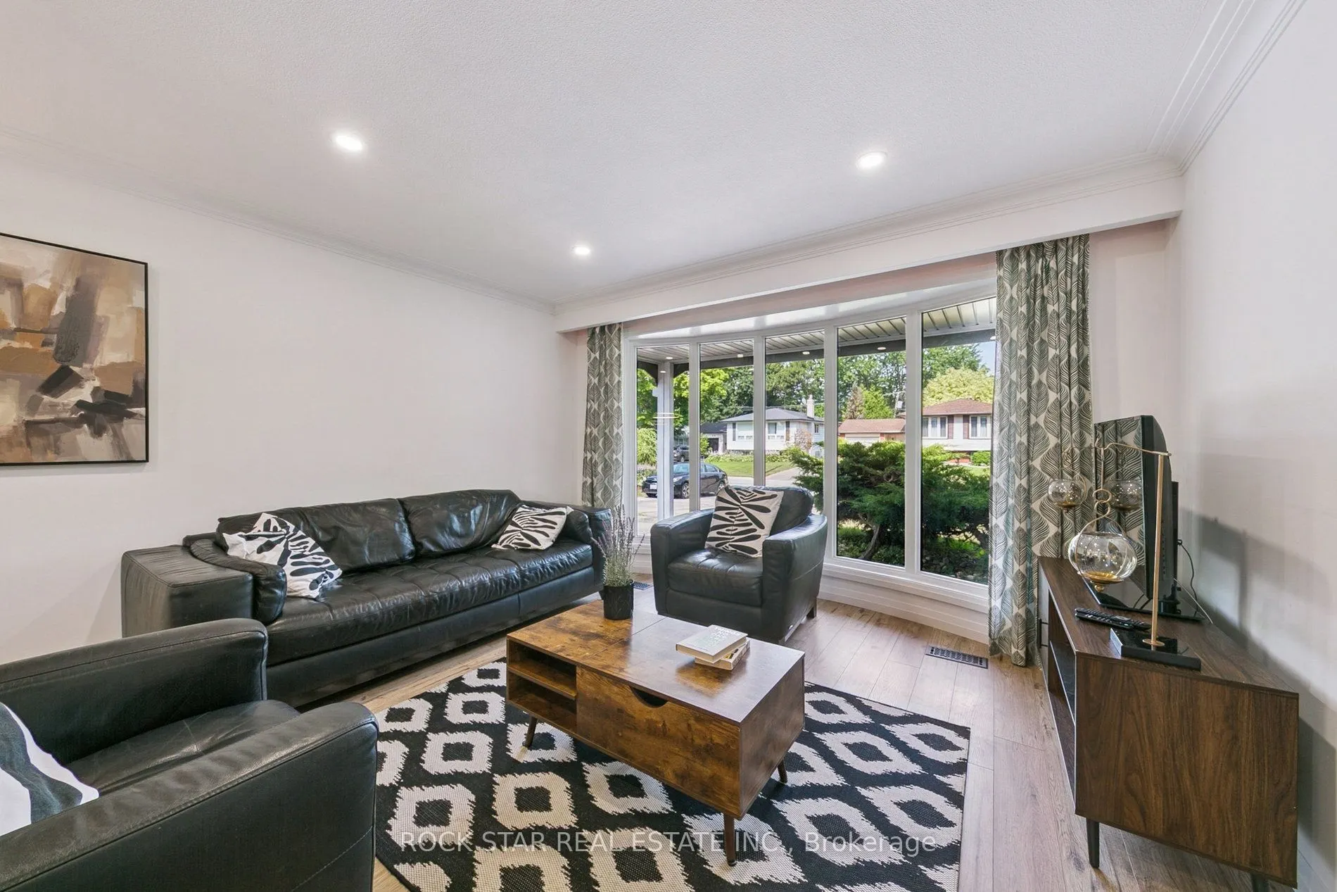 635 Bridle Wood