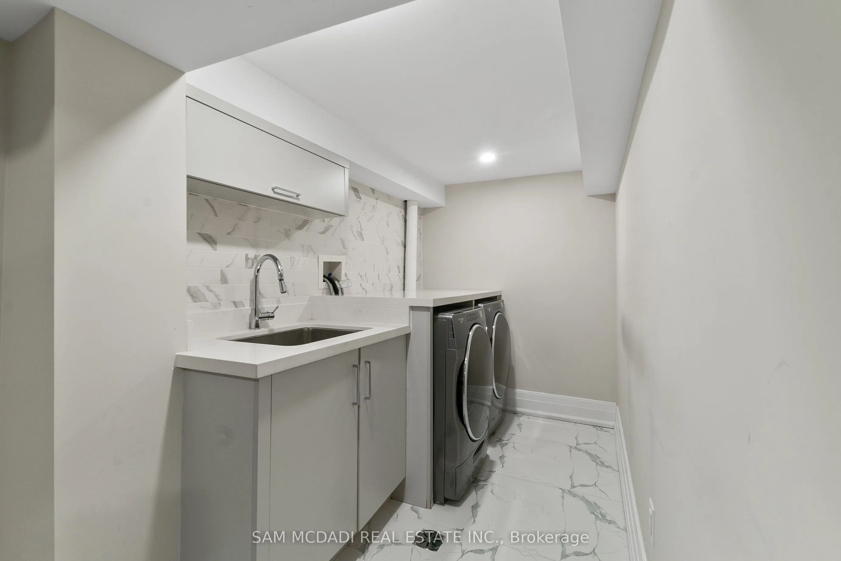 1160 Birchview Drive