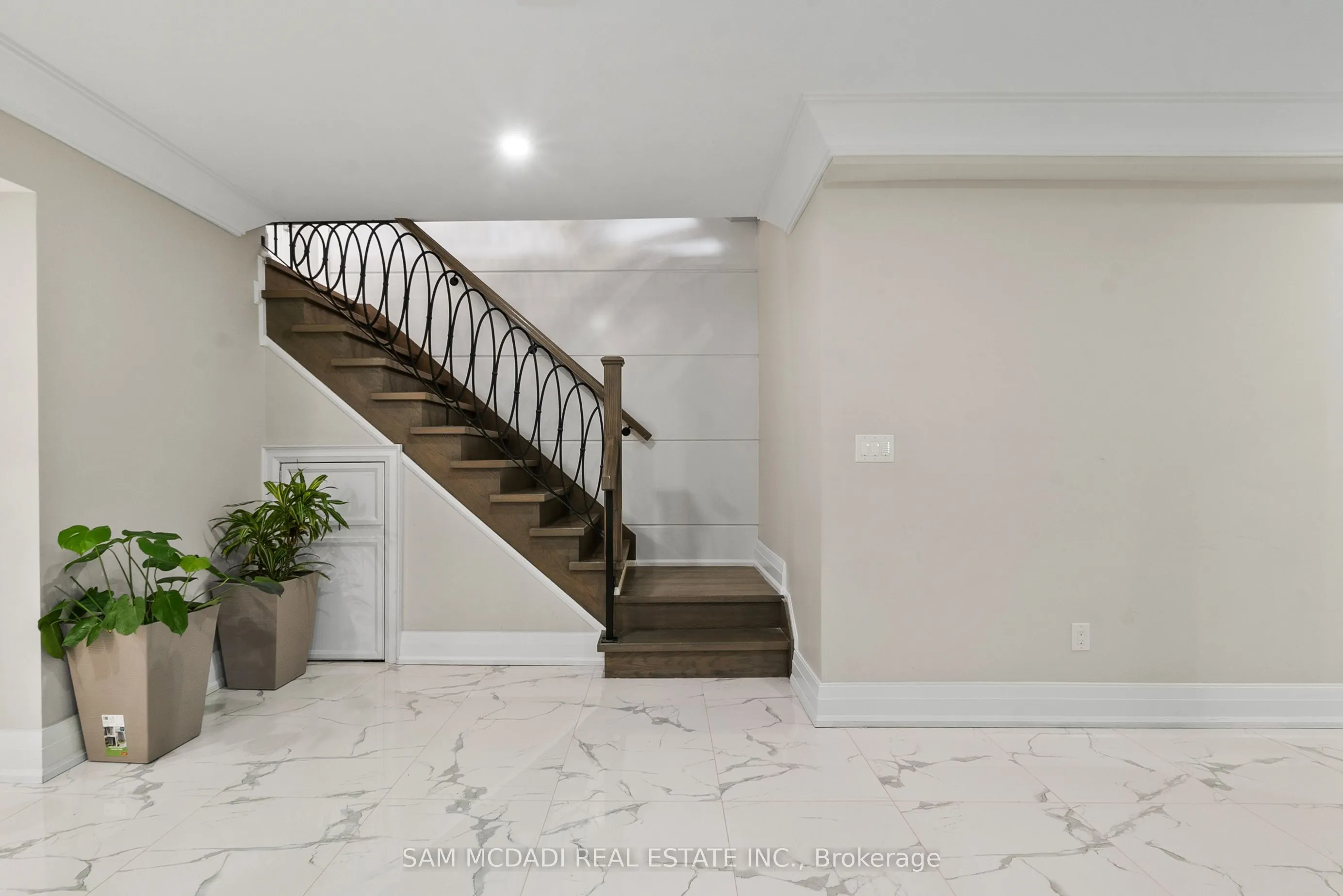 1160 Birchview Drive