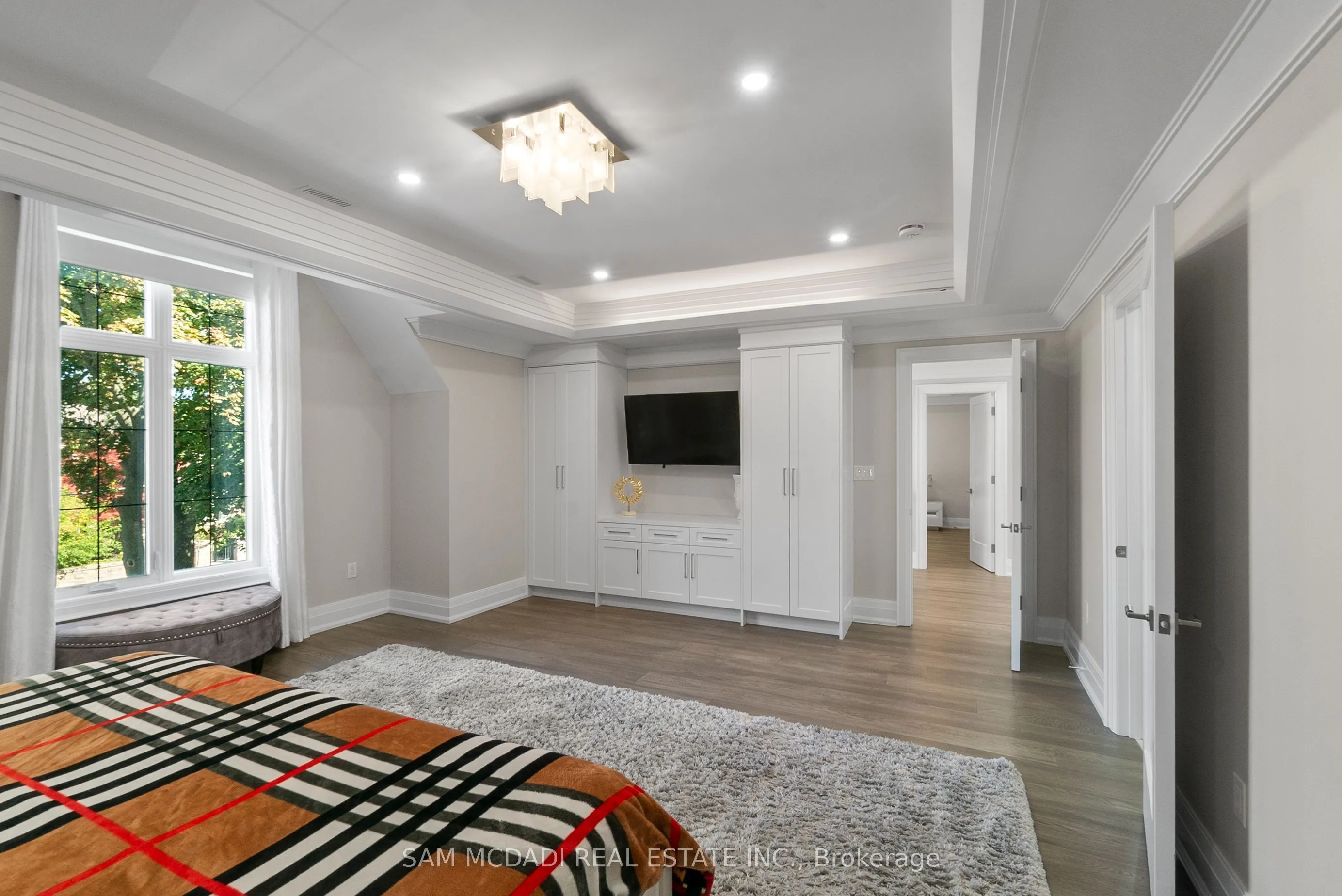 1160 Birchview Drive