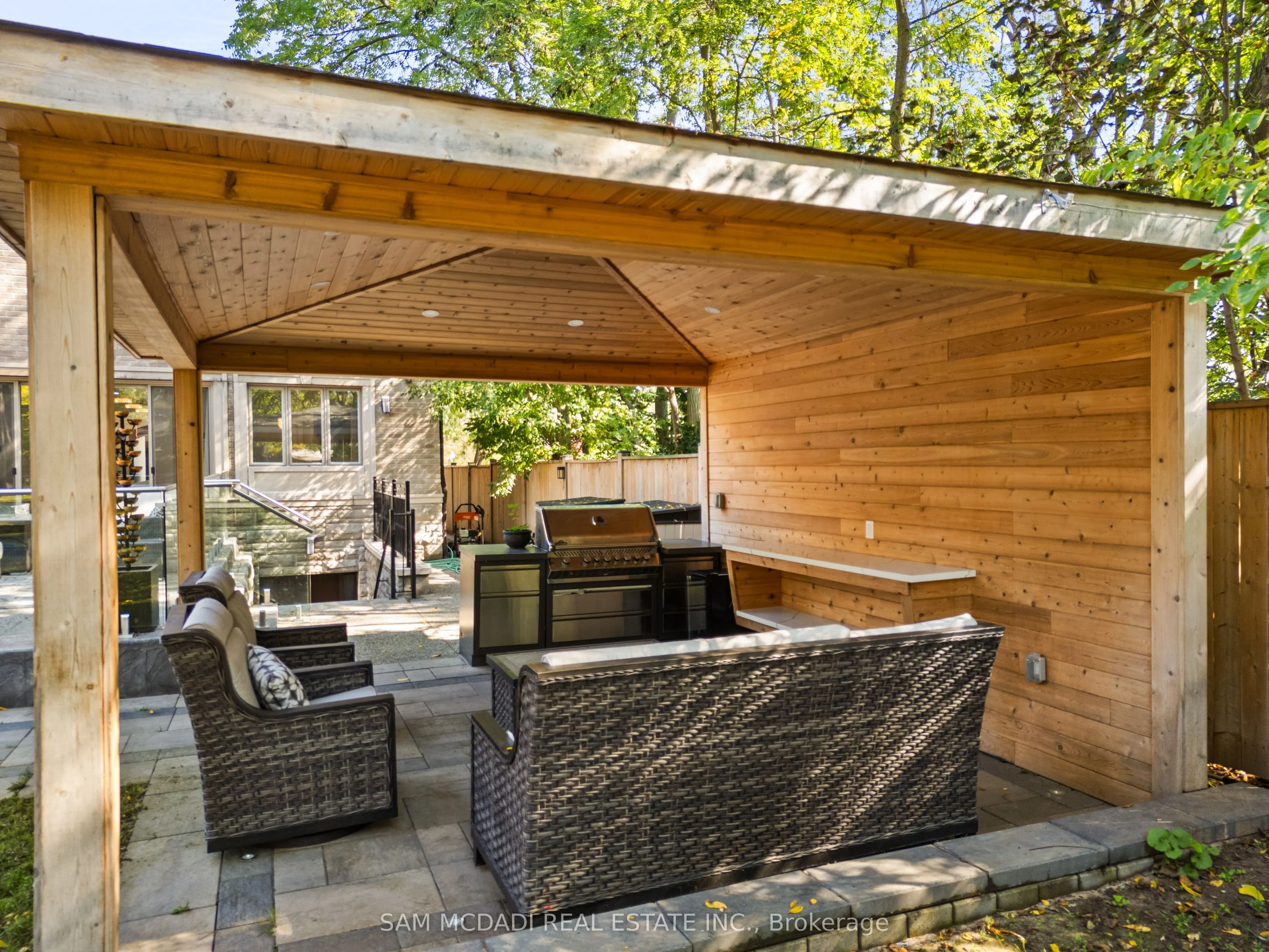 1160 Birchview Drive