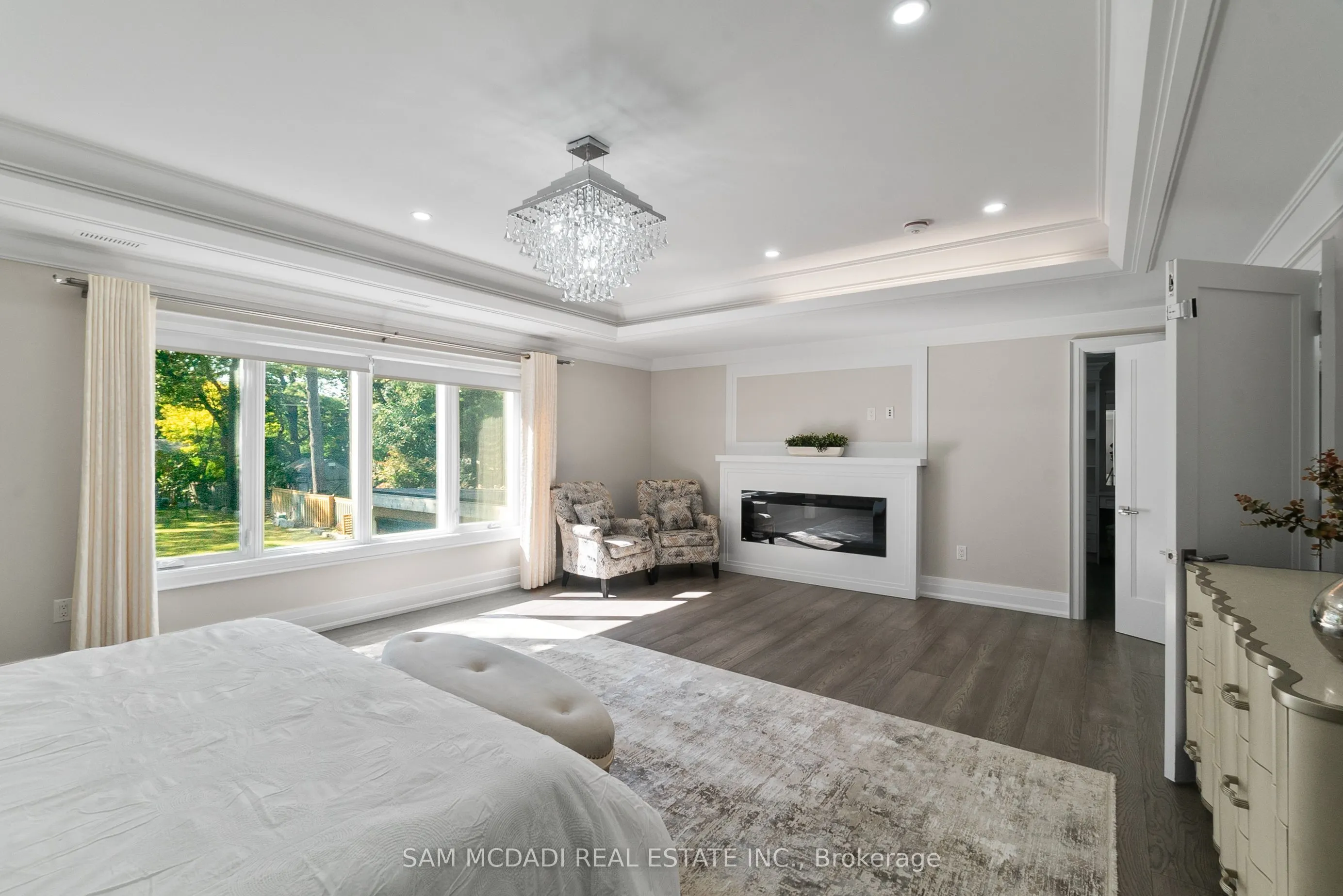 1160 Birchview Drive