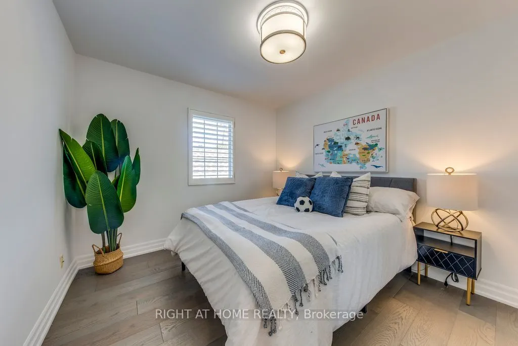 43 South Kingsway