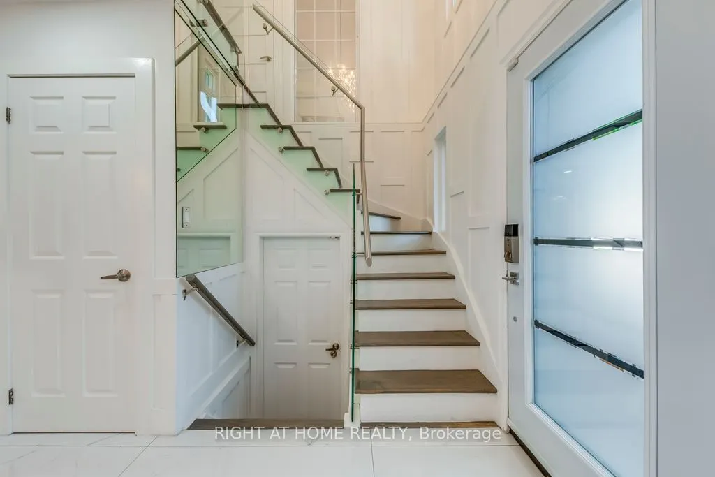 43 South Kingsway