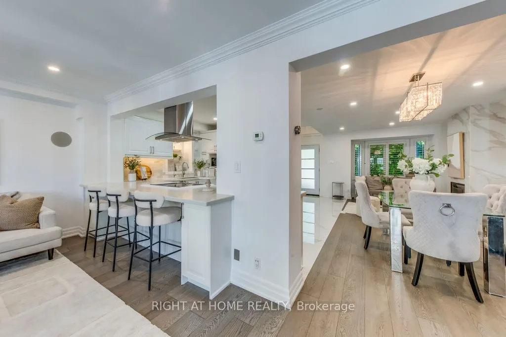 43 South Kingsway