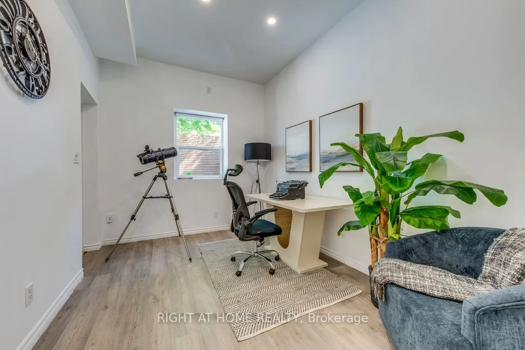 43 South Kingsway