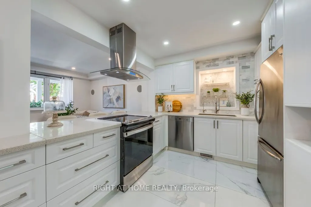 43 South Kingsway