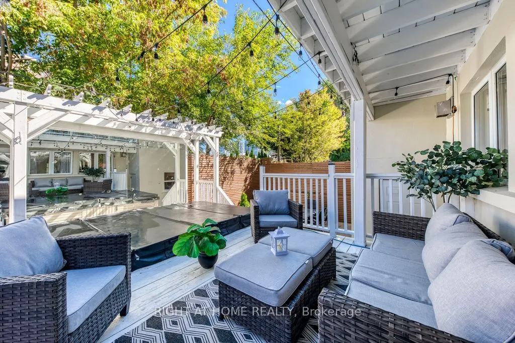 43 South Kingsway