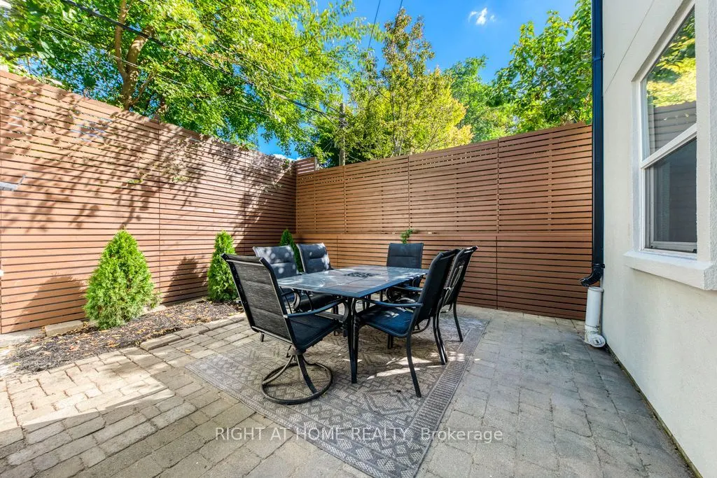 43 South Kingsway
