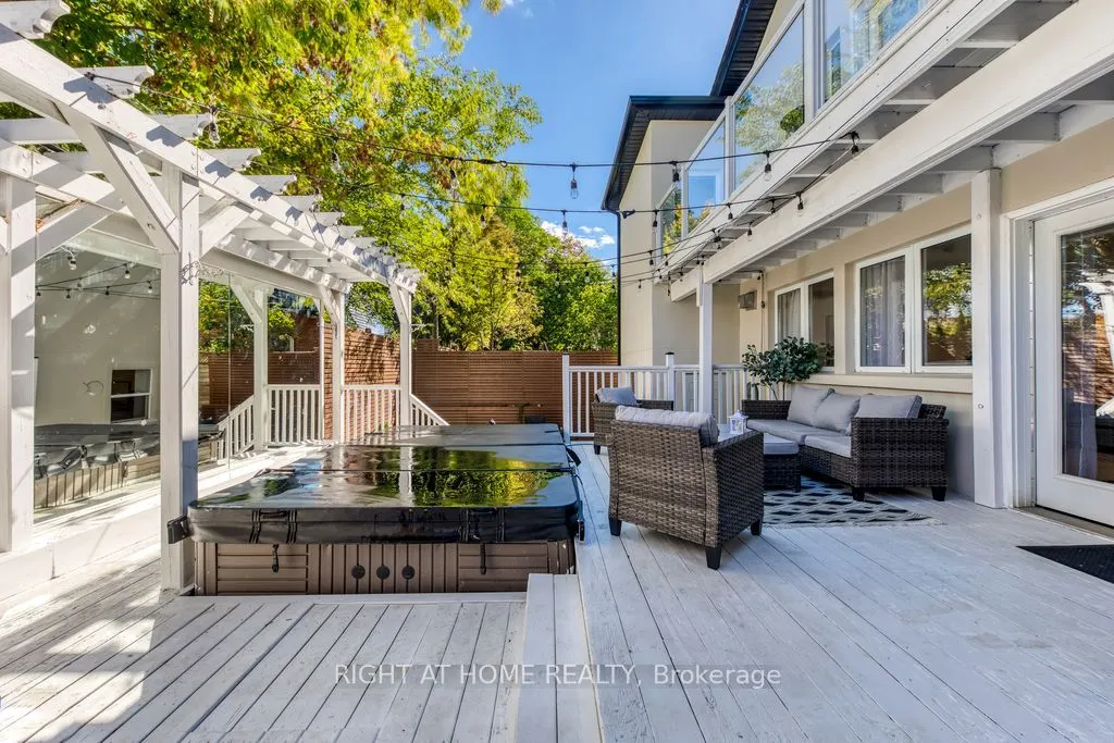 43 South Kingsway