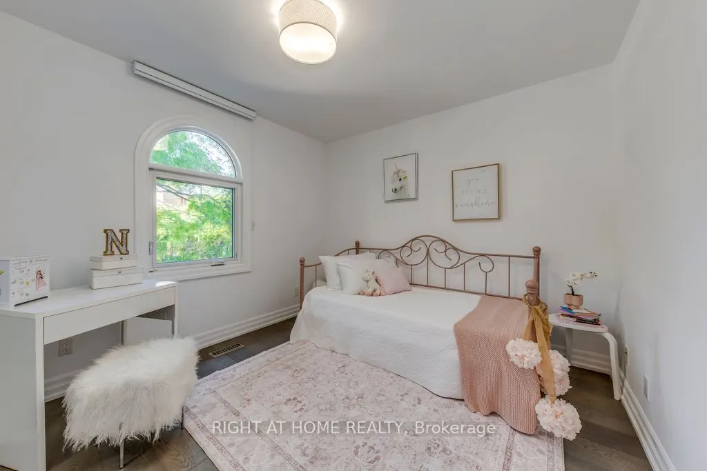 43 South Kingsway