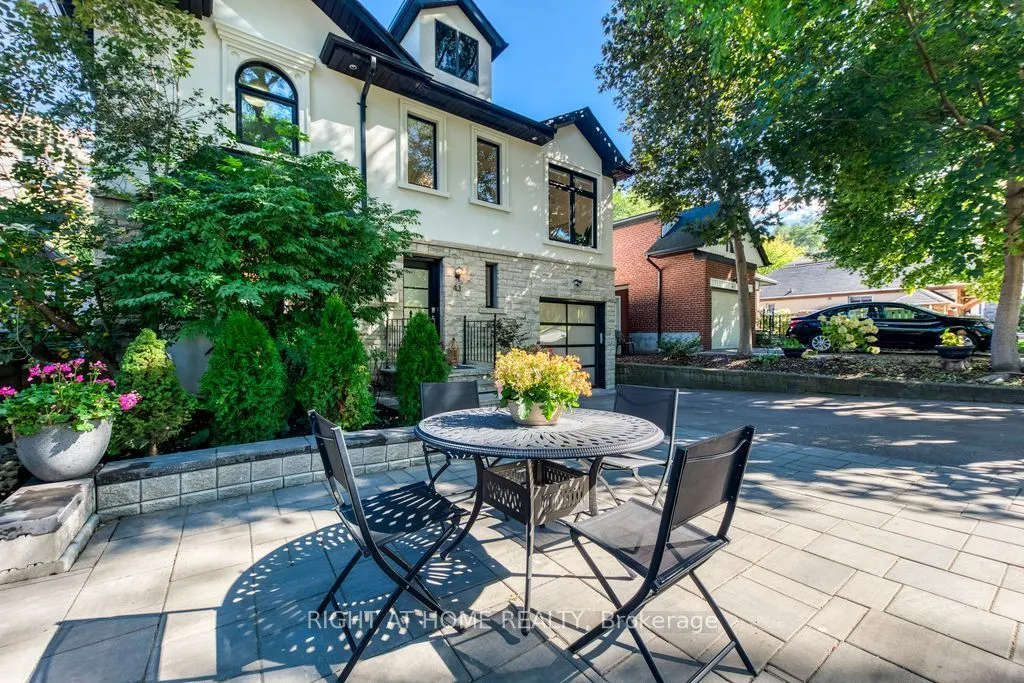 43 South Kingsway