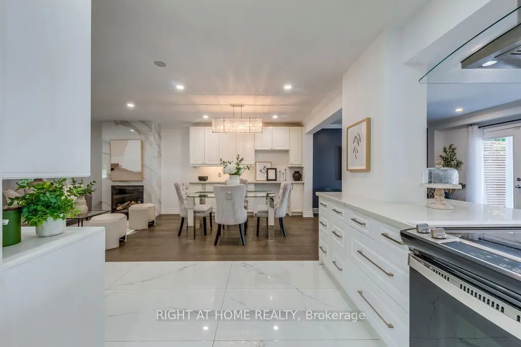 43 South Kingsway