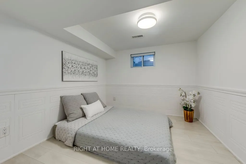 43 South Kingsway